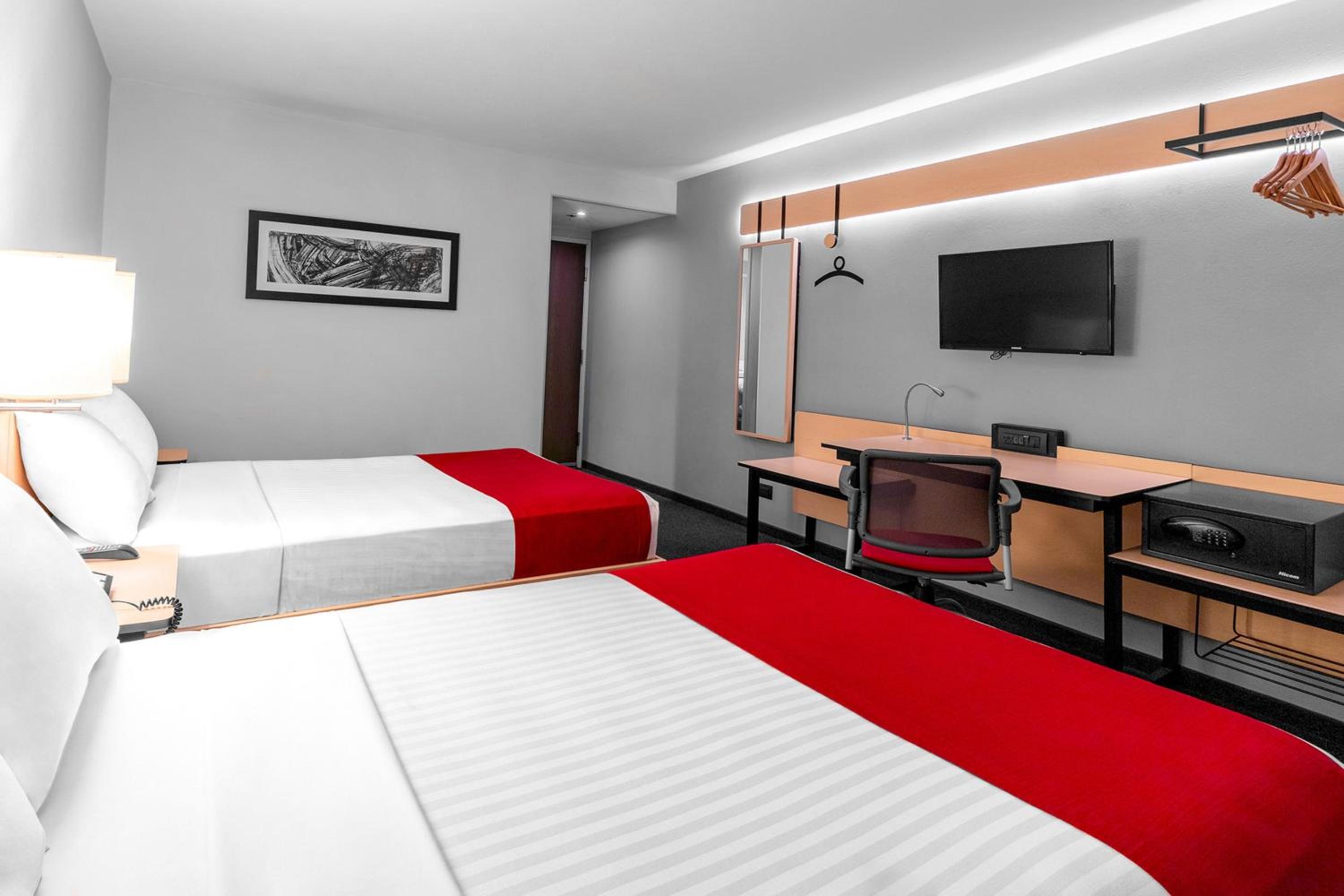 Double Room with Two Double Beds - Photo 8