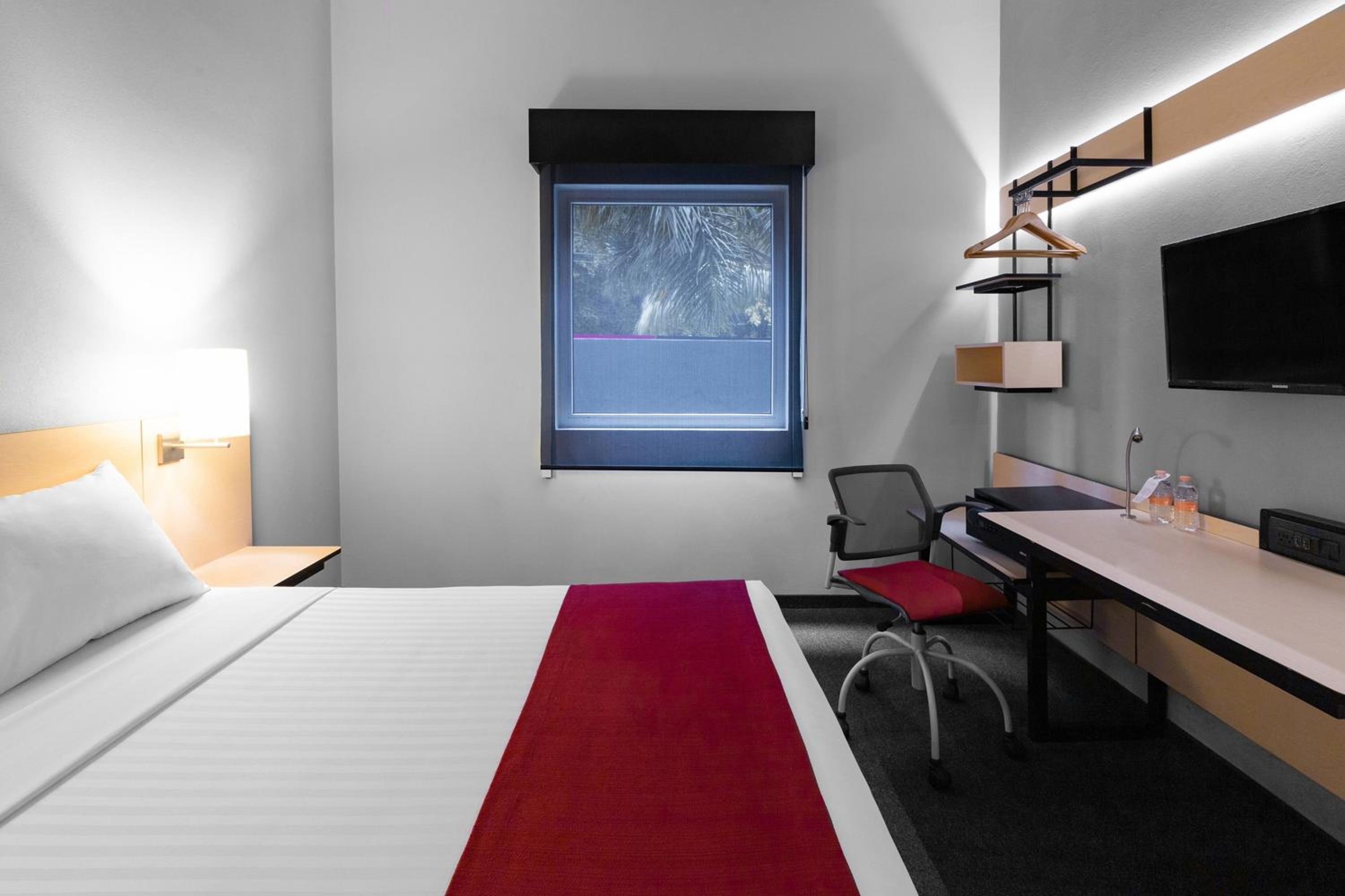Queen Room - Photo 5