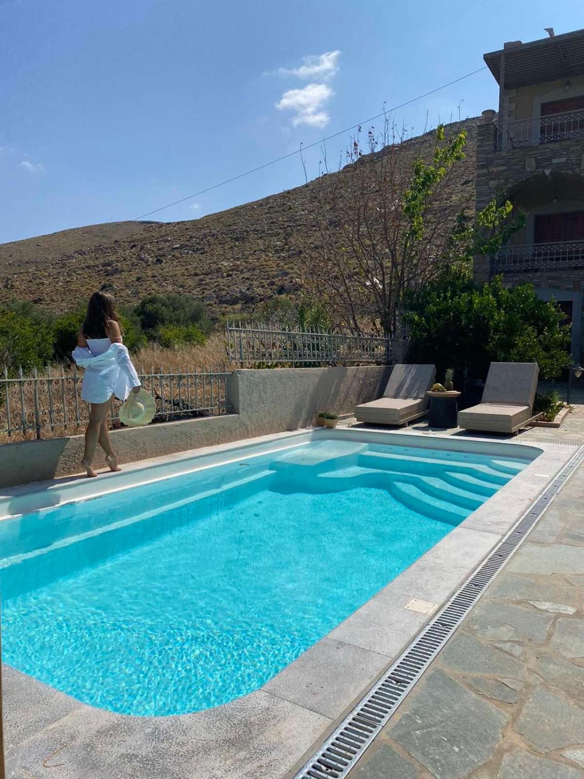King Suite With Pool View photo 2