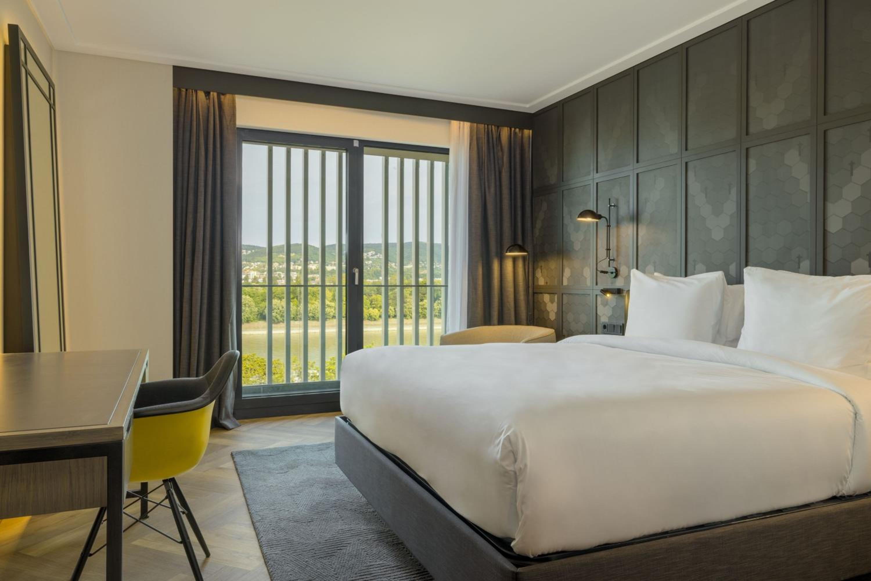 Superior, Guest room, 1 Doubles, River view, Balcony - Photo 1