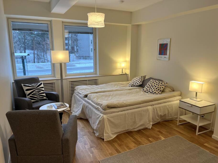 One-Bedroom Apartment photo 1