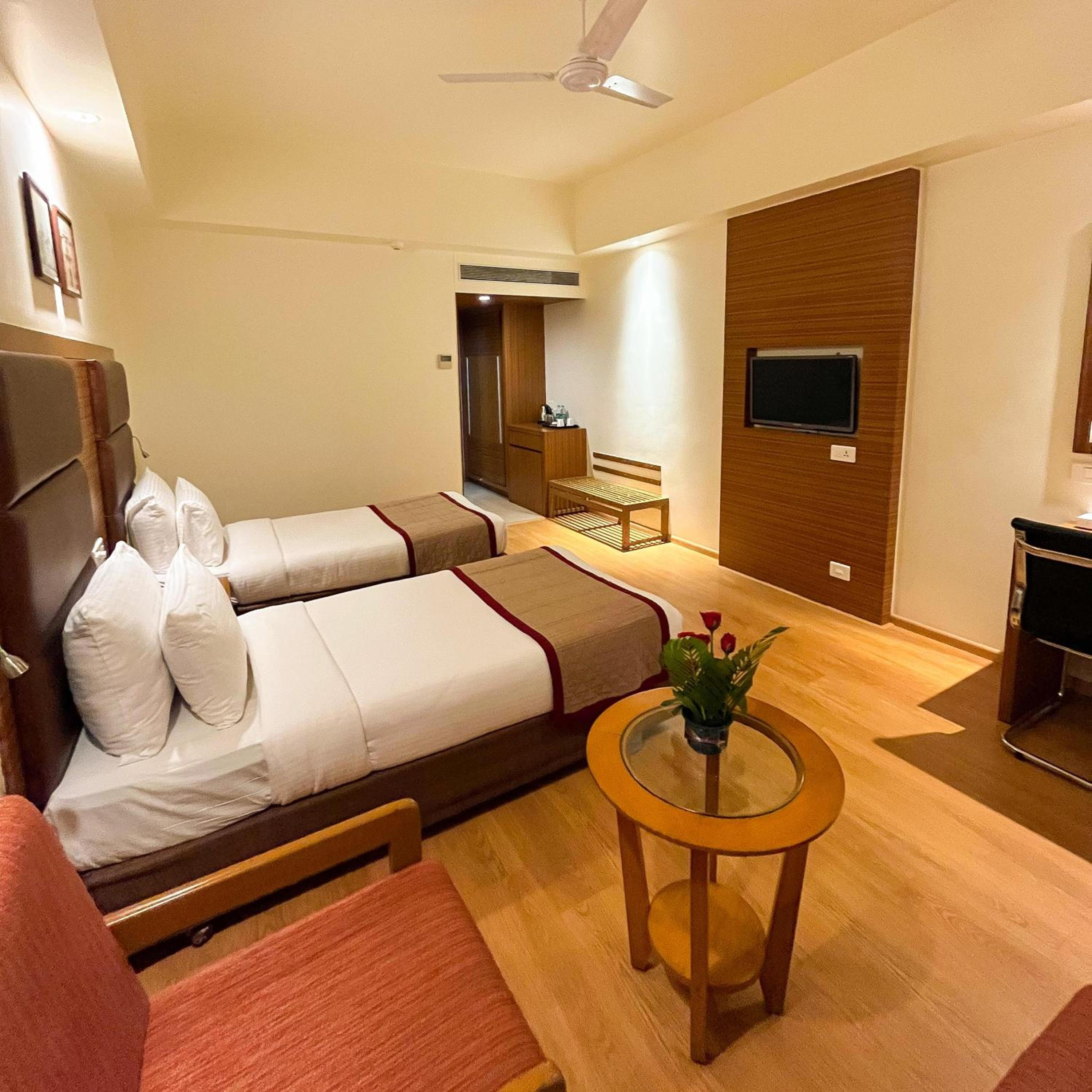 Executive Twin Room - Photo 4