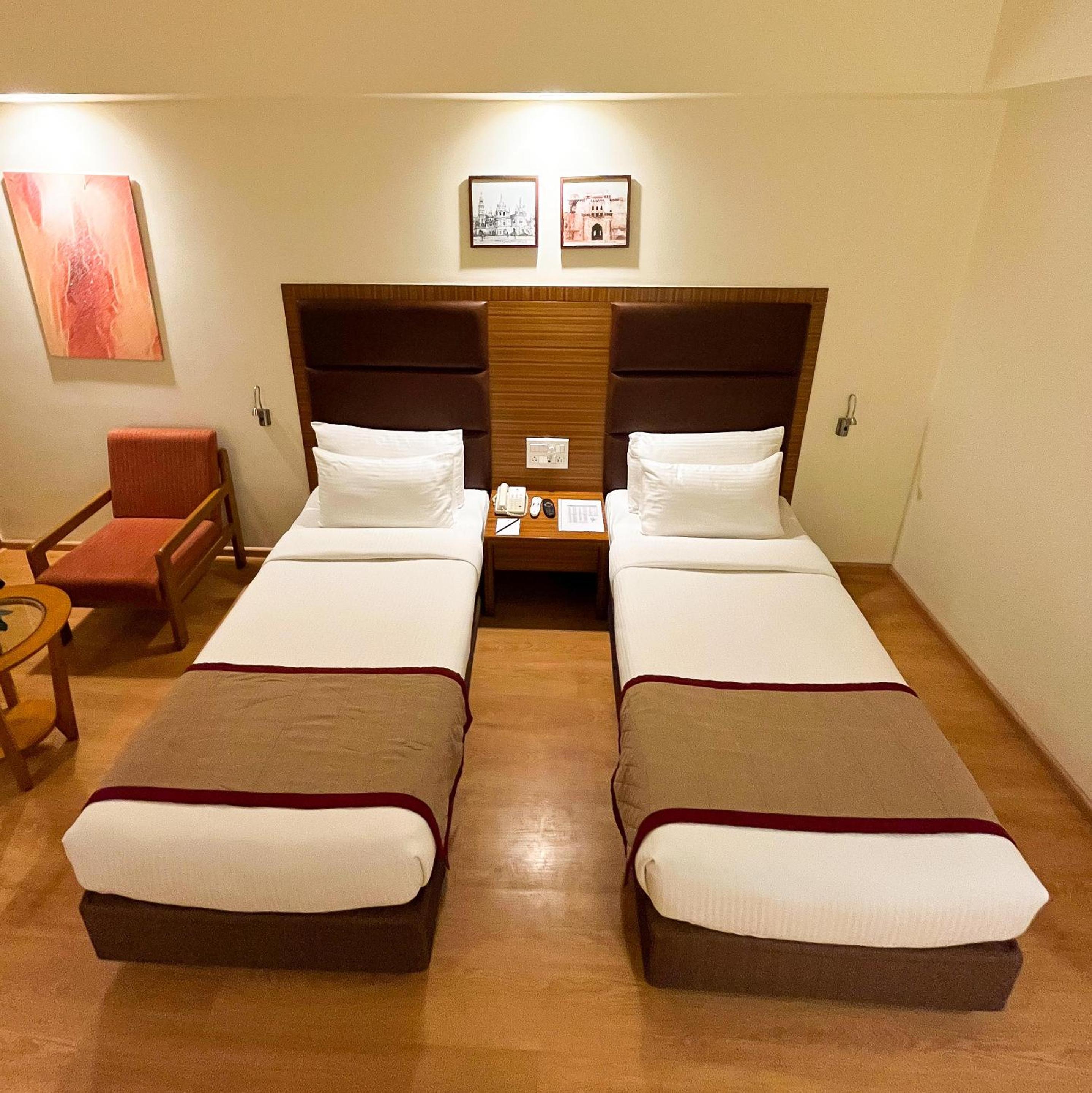 Executive Twin Room - Photo 3