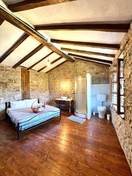One-Bedroom House photo 1