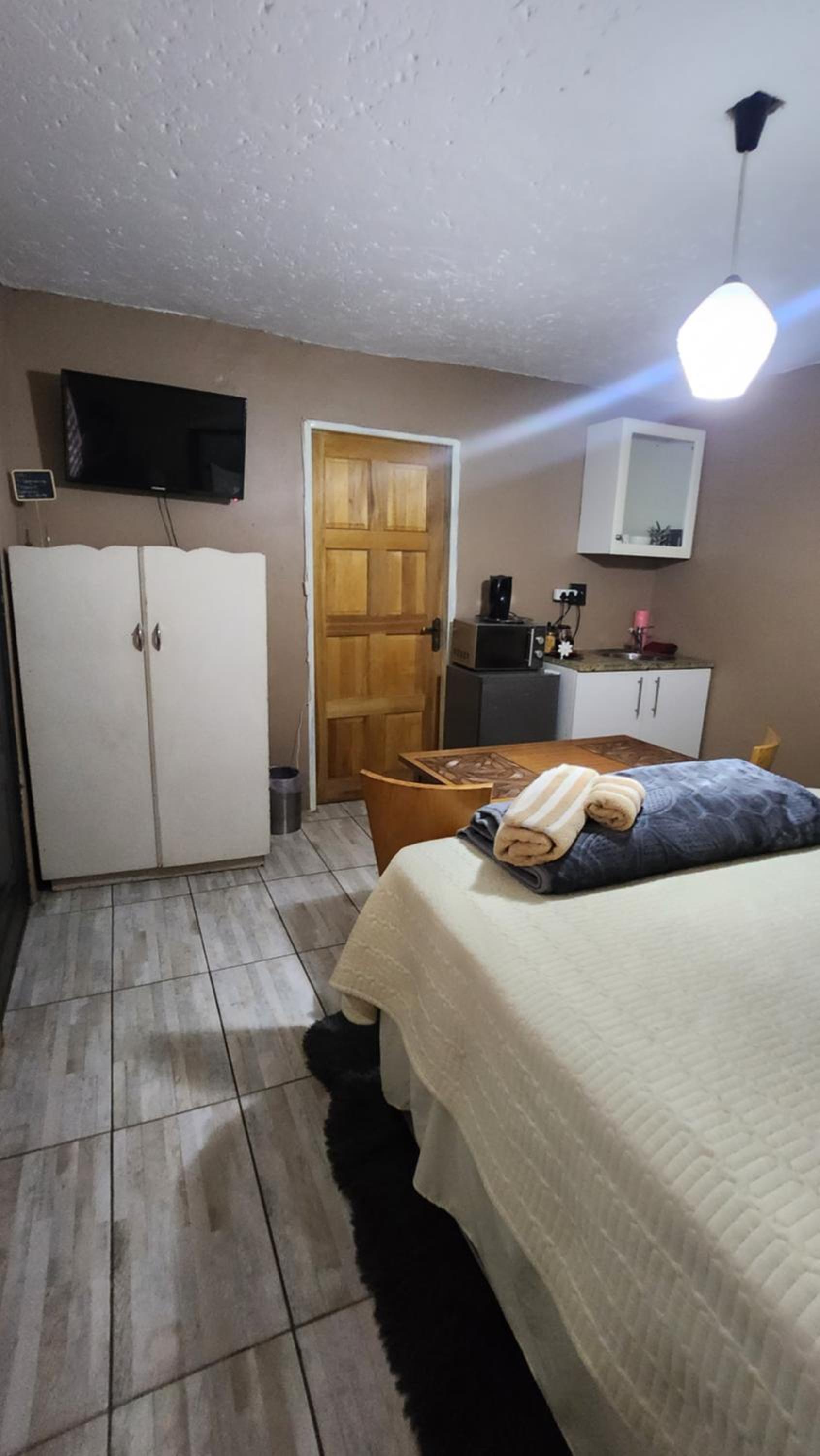 Deluxe Double Room - Photo 12