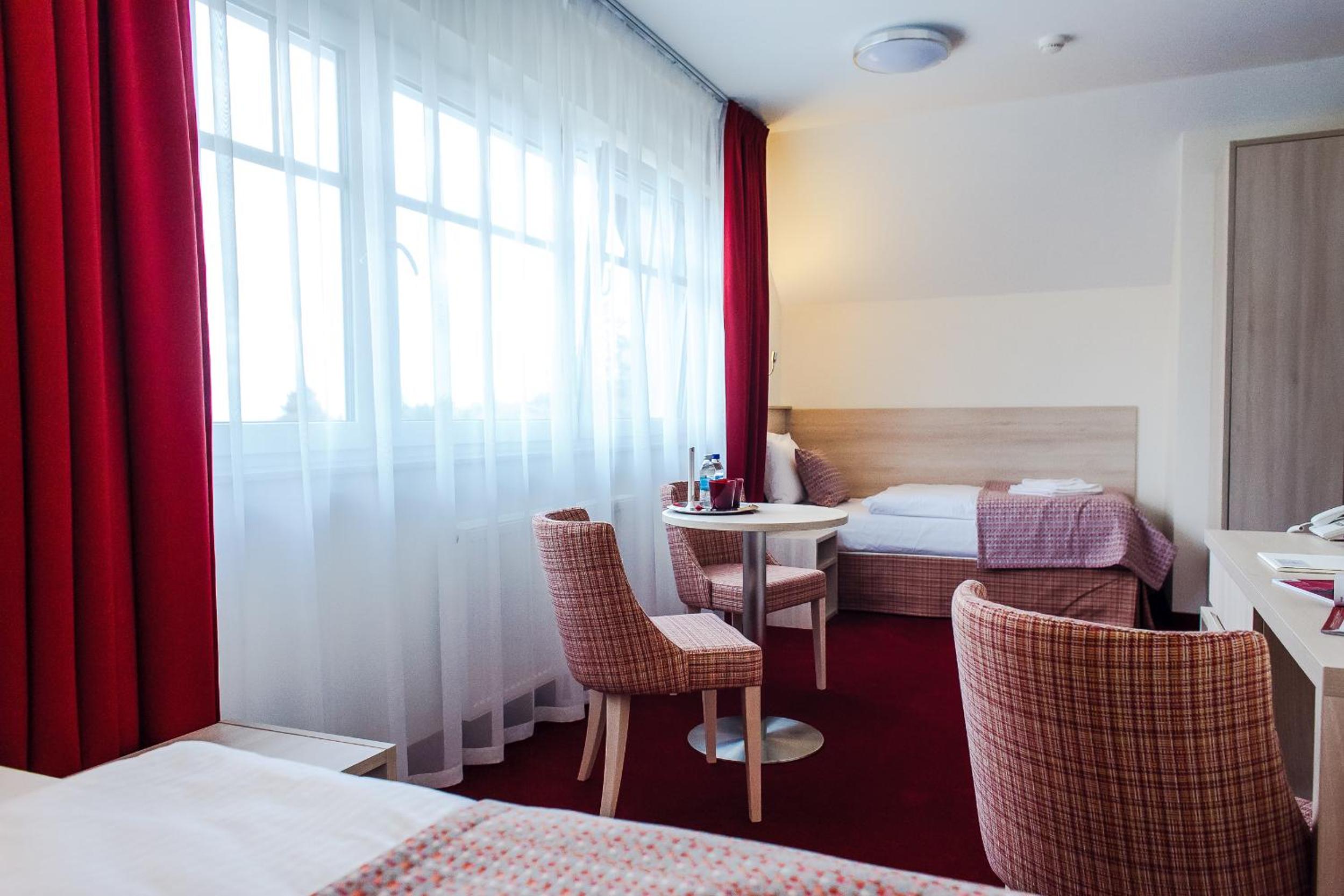 Standard Double or Twin Room photo 3