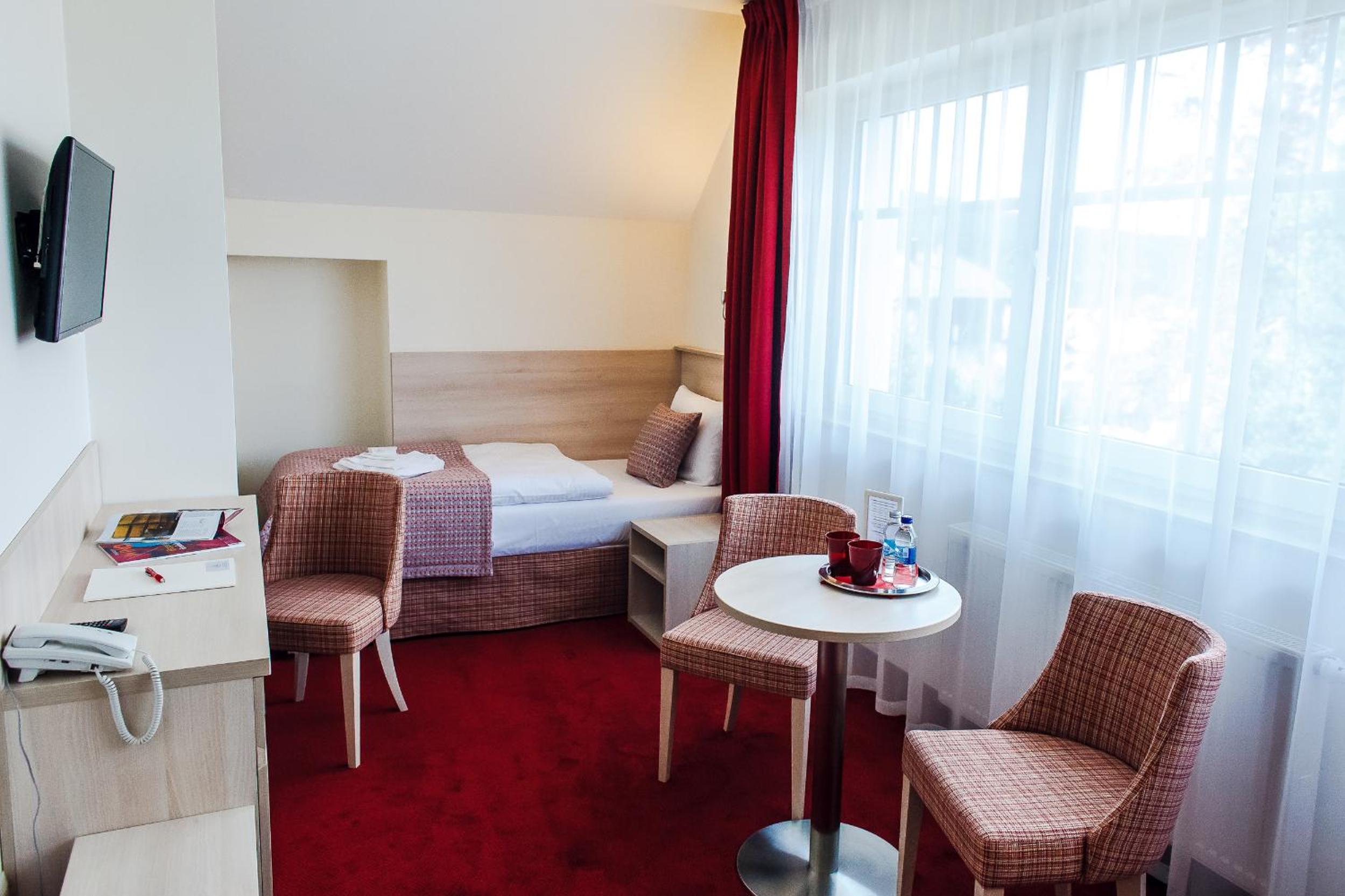 Standard Double or Twin Room photo 2