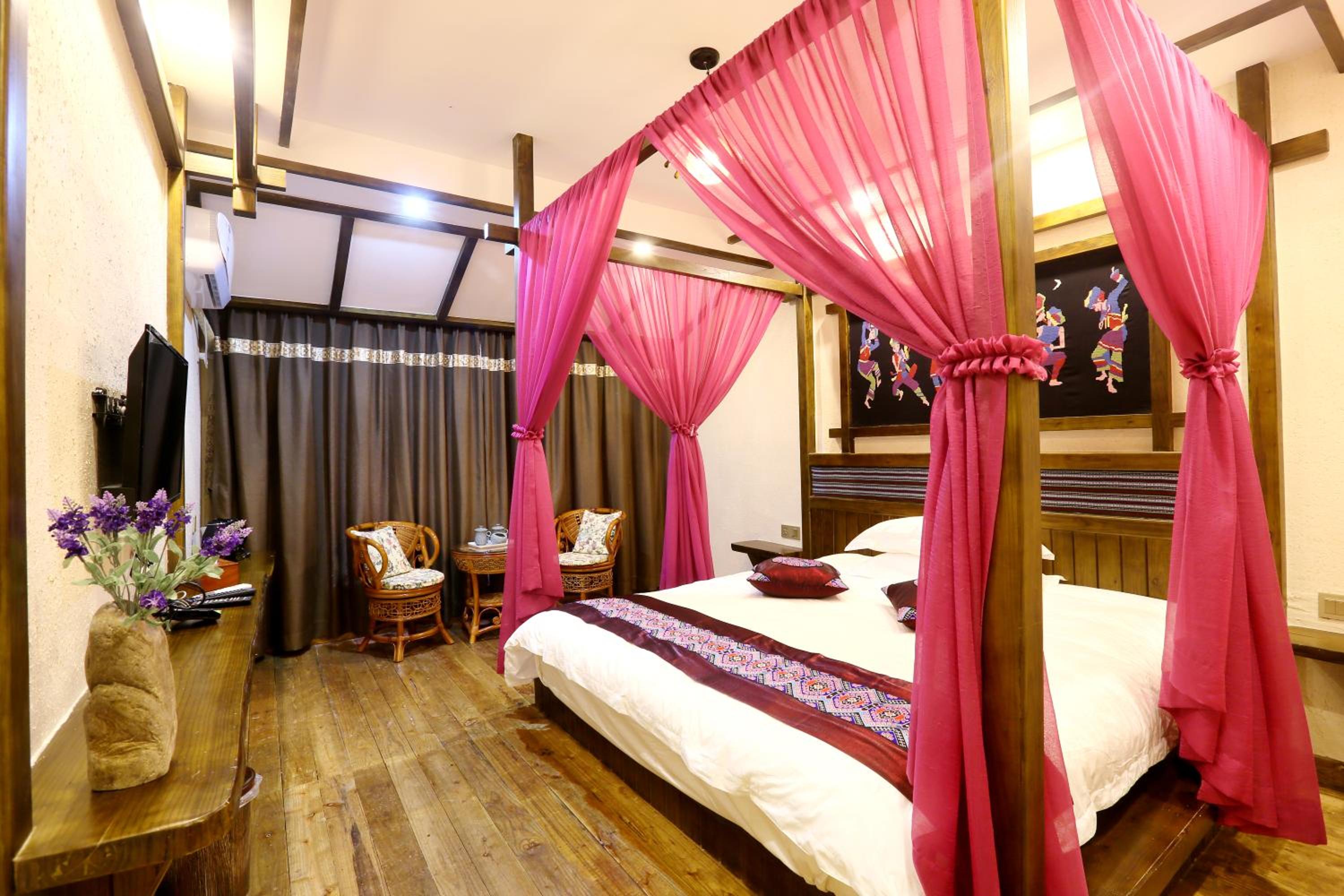 Twin Room with Private Bathroom photo 3