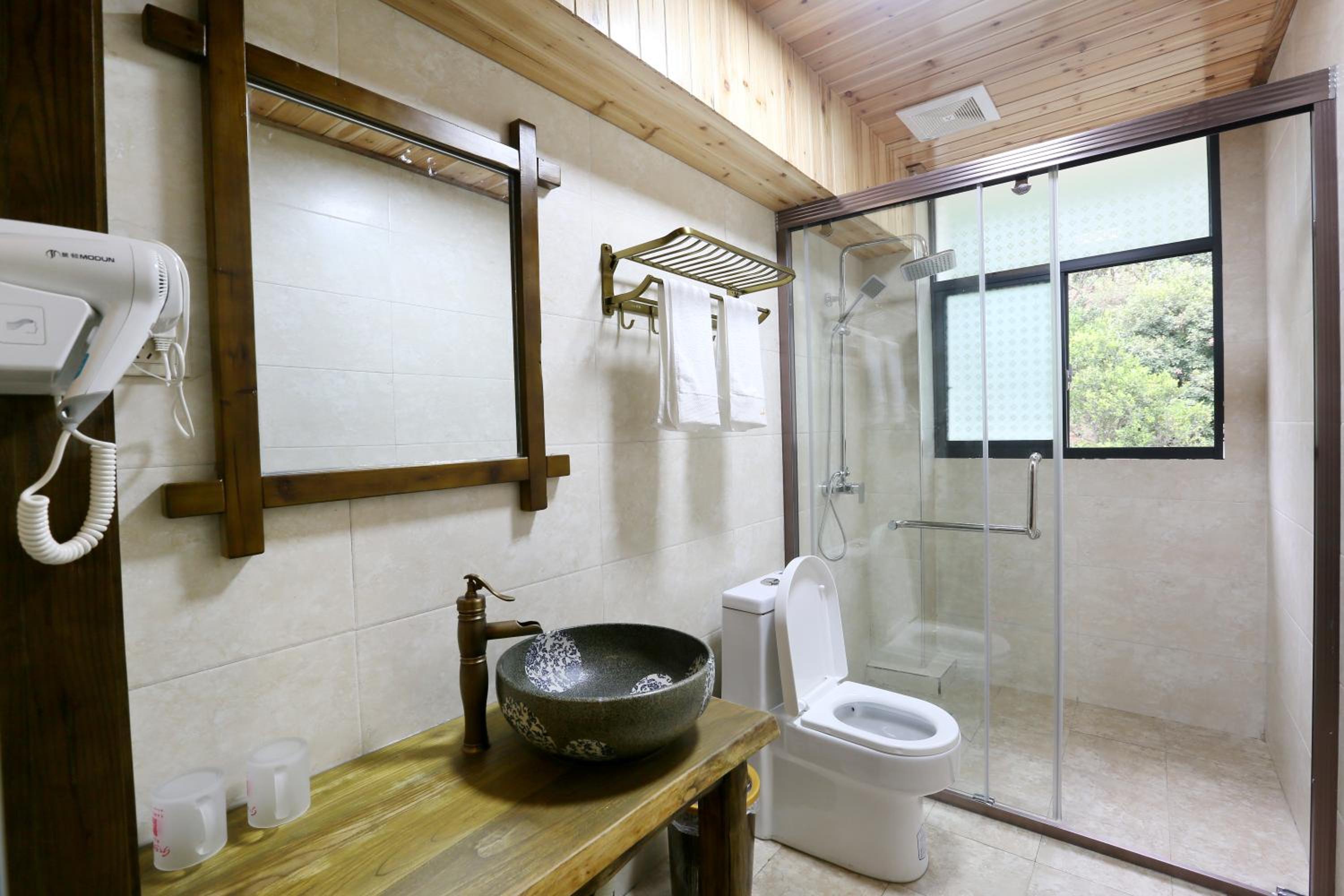 Twin Room with Private Bathroom photo 2