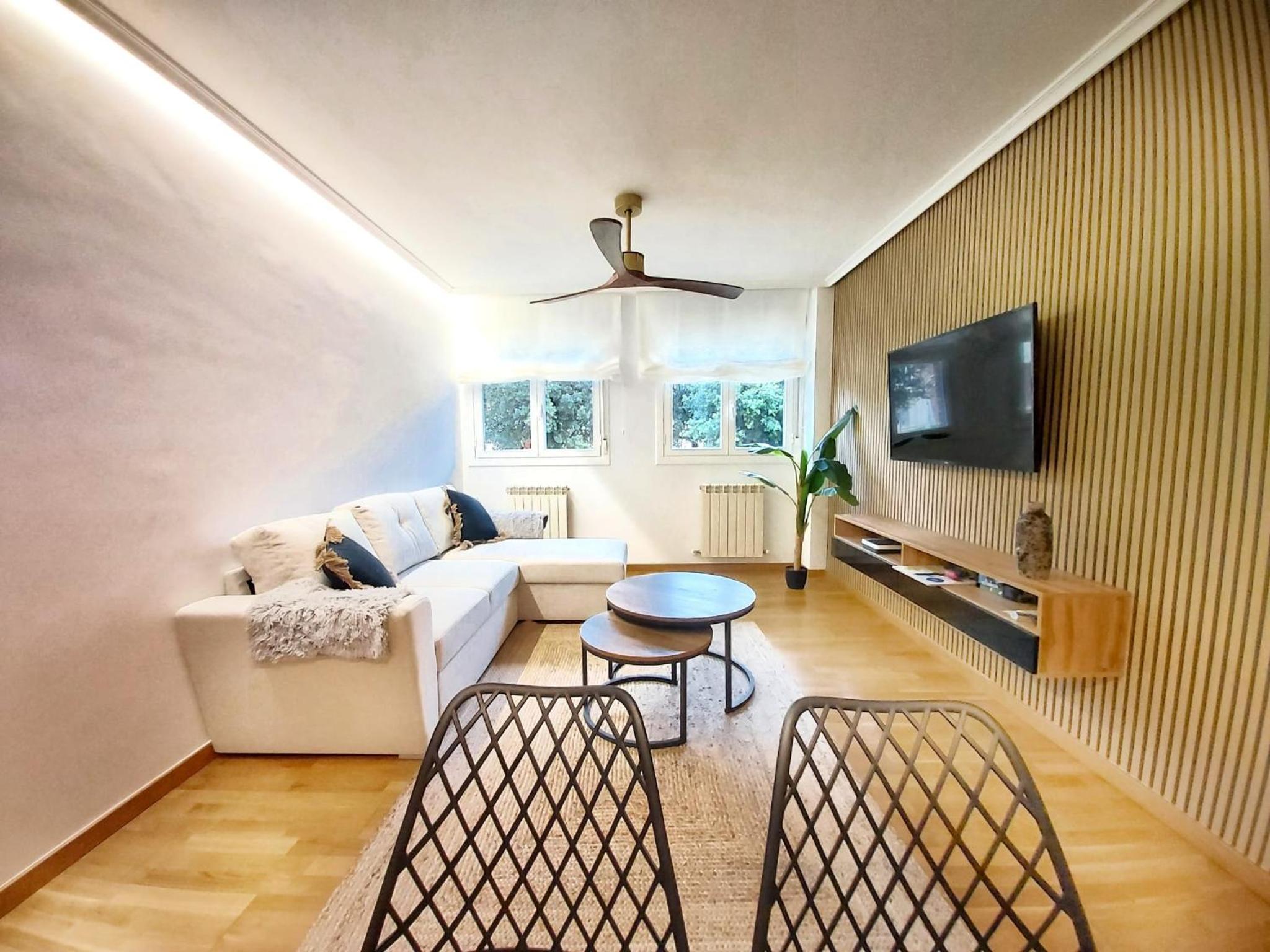 Three-Bedroom Apartment photo 2