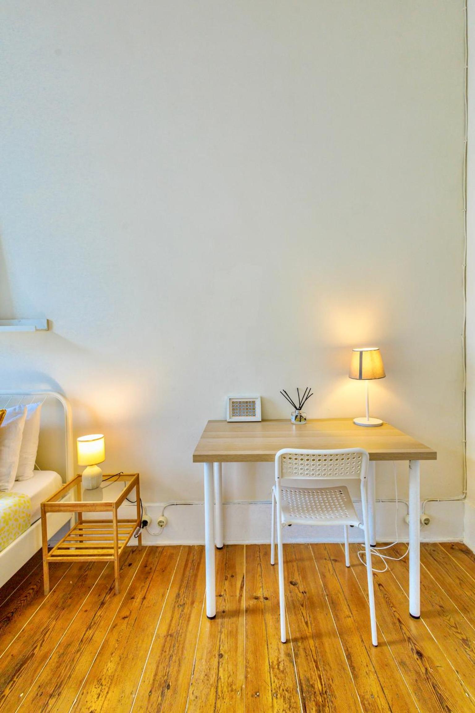 Double Room with Shared Bathroom photo 3