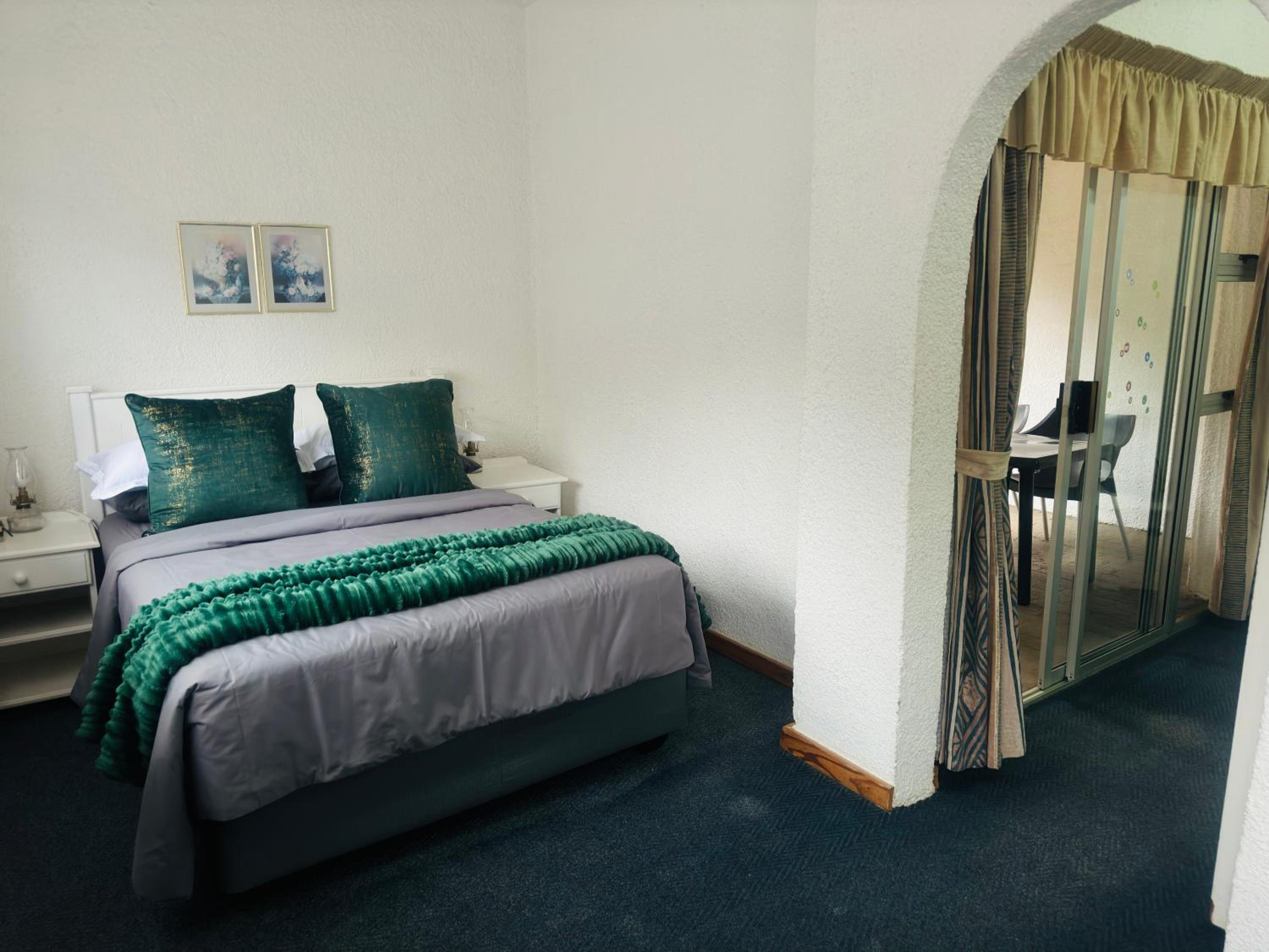 Double Room with Patio photo 1