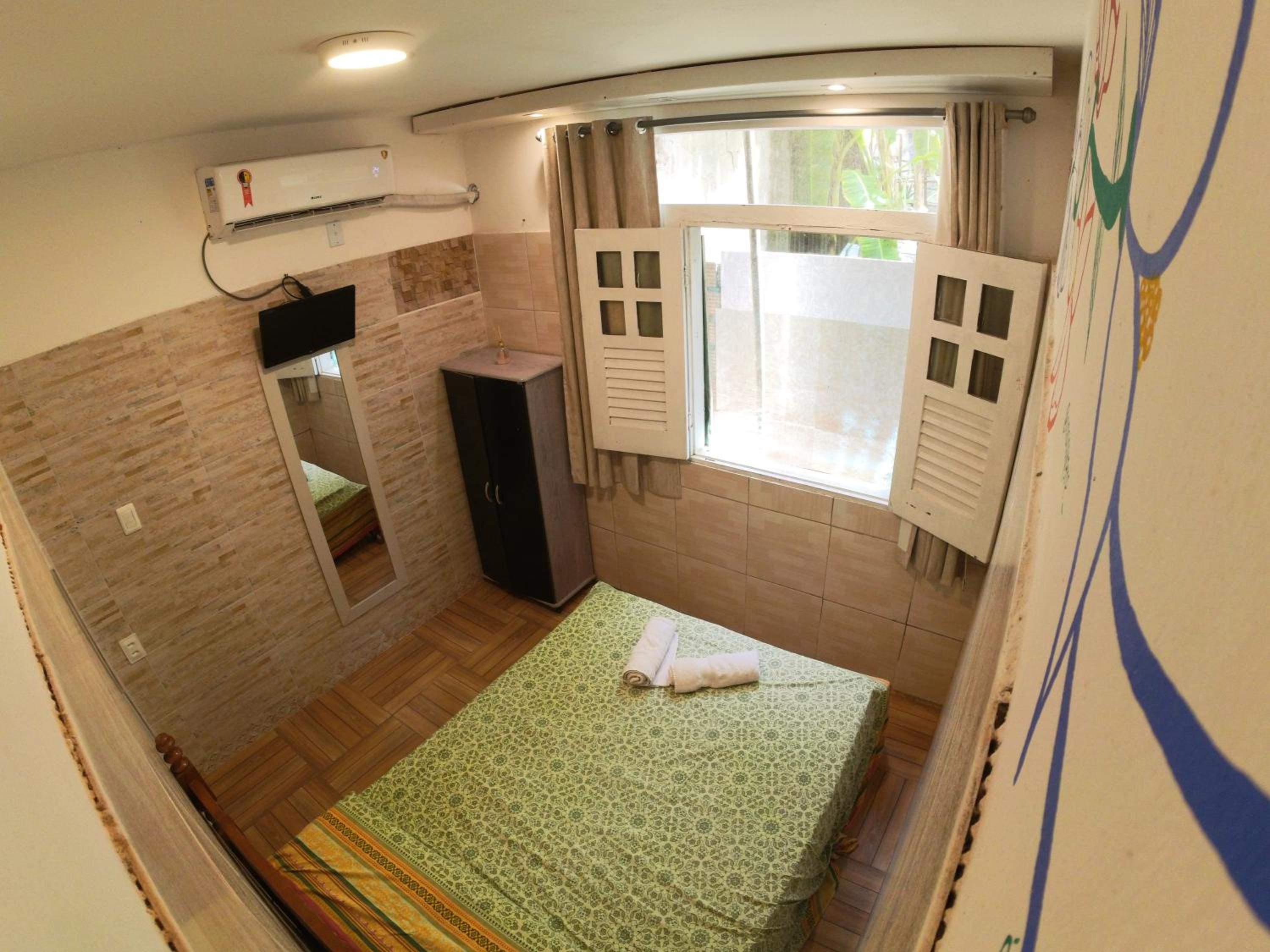 One-Bedroom Apartment - Photo 32