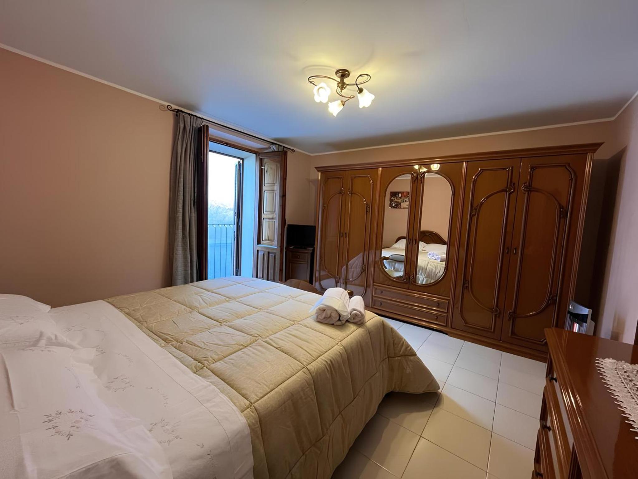 One-Bedroom House photo 1