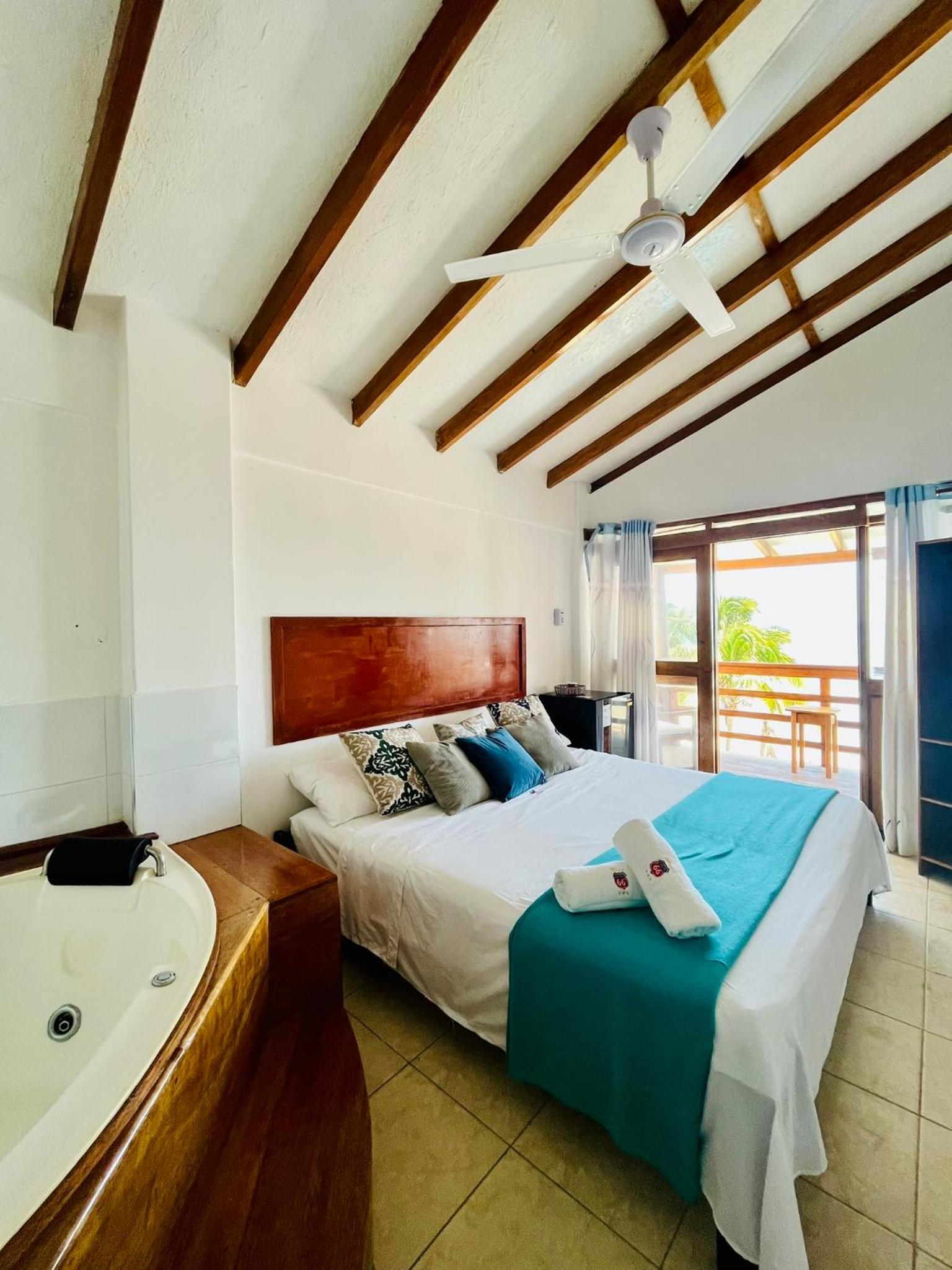 King Suite with Sea View photo 2