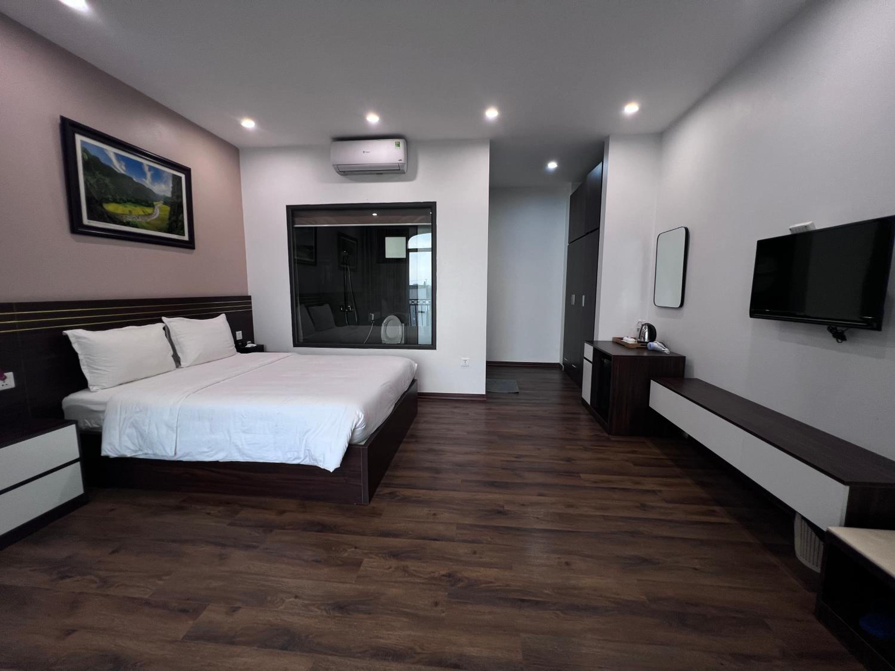 Double Room with Pool View - Photo 6