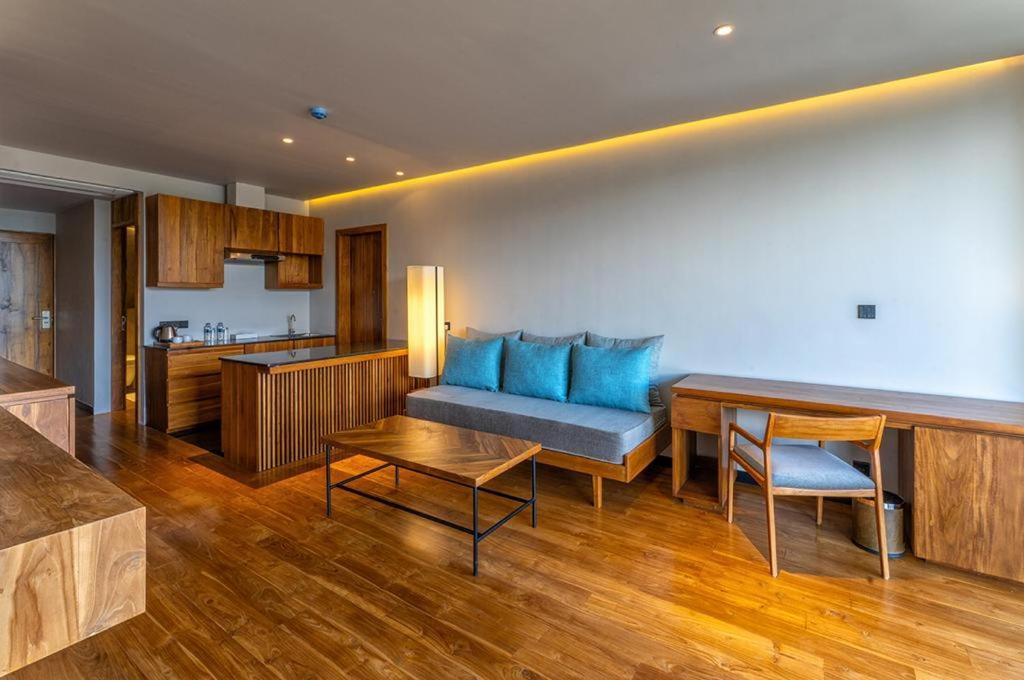 Suite with Lake View - Photo 4