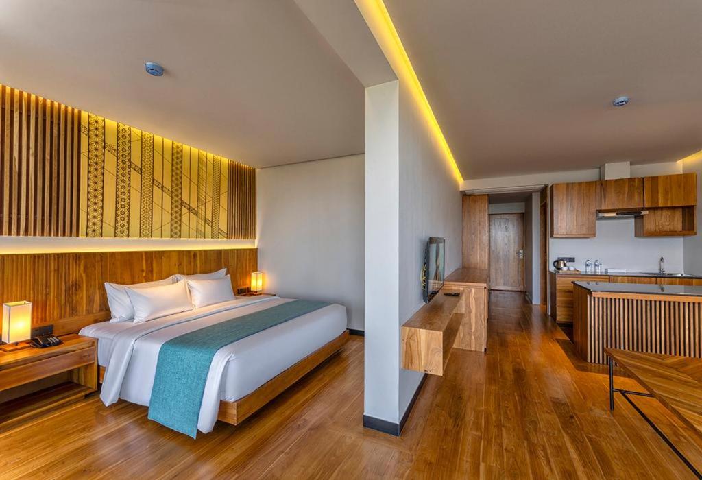 Suite with Lake View - Photo 1