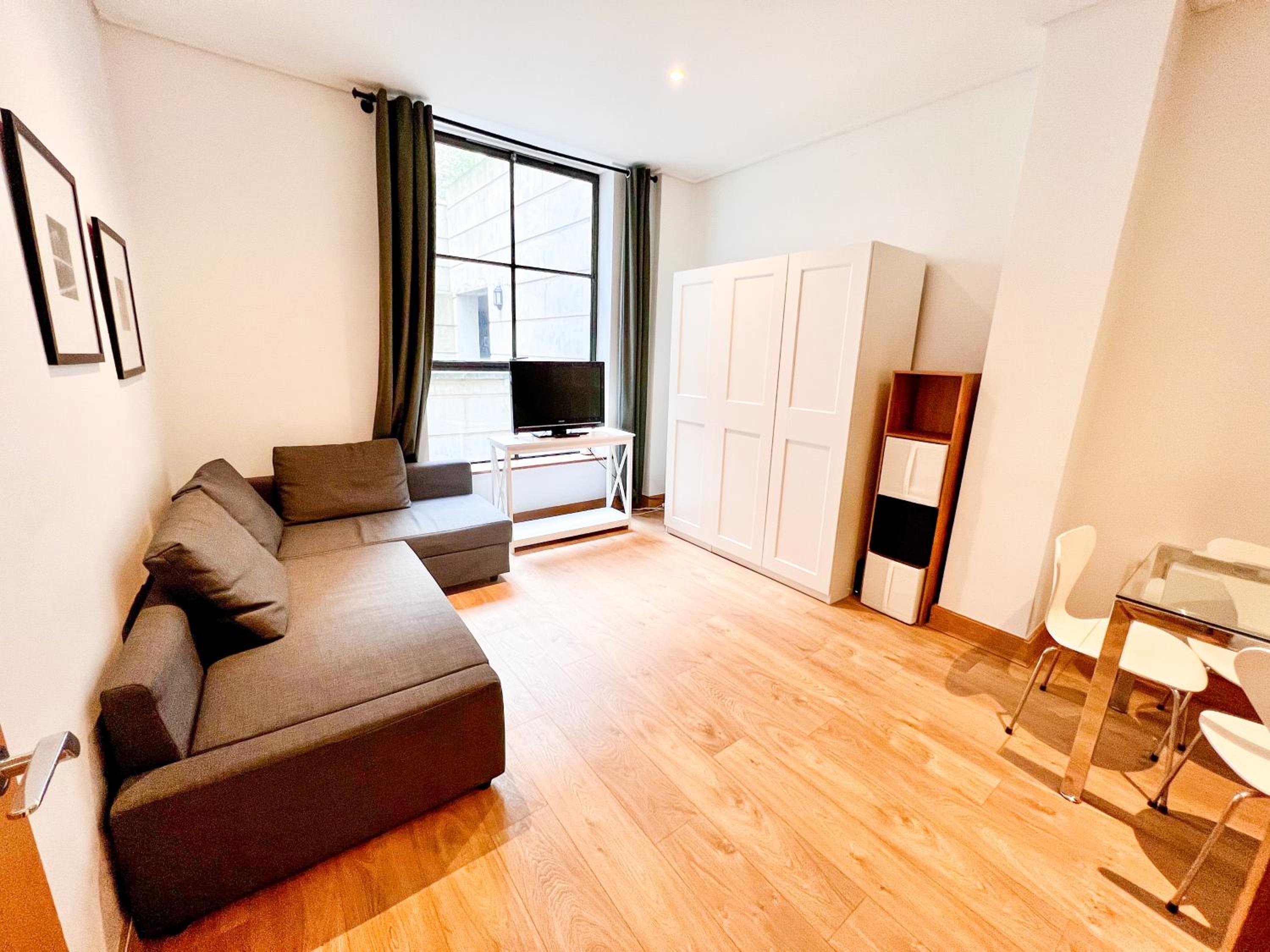 Deluxe Apartment photo 1