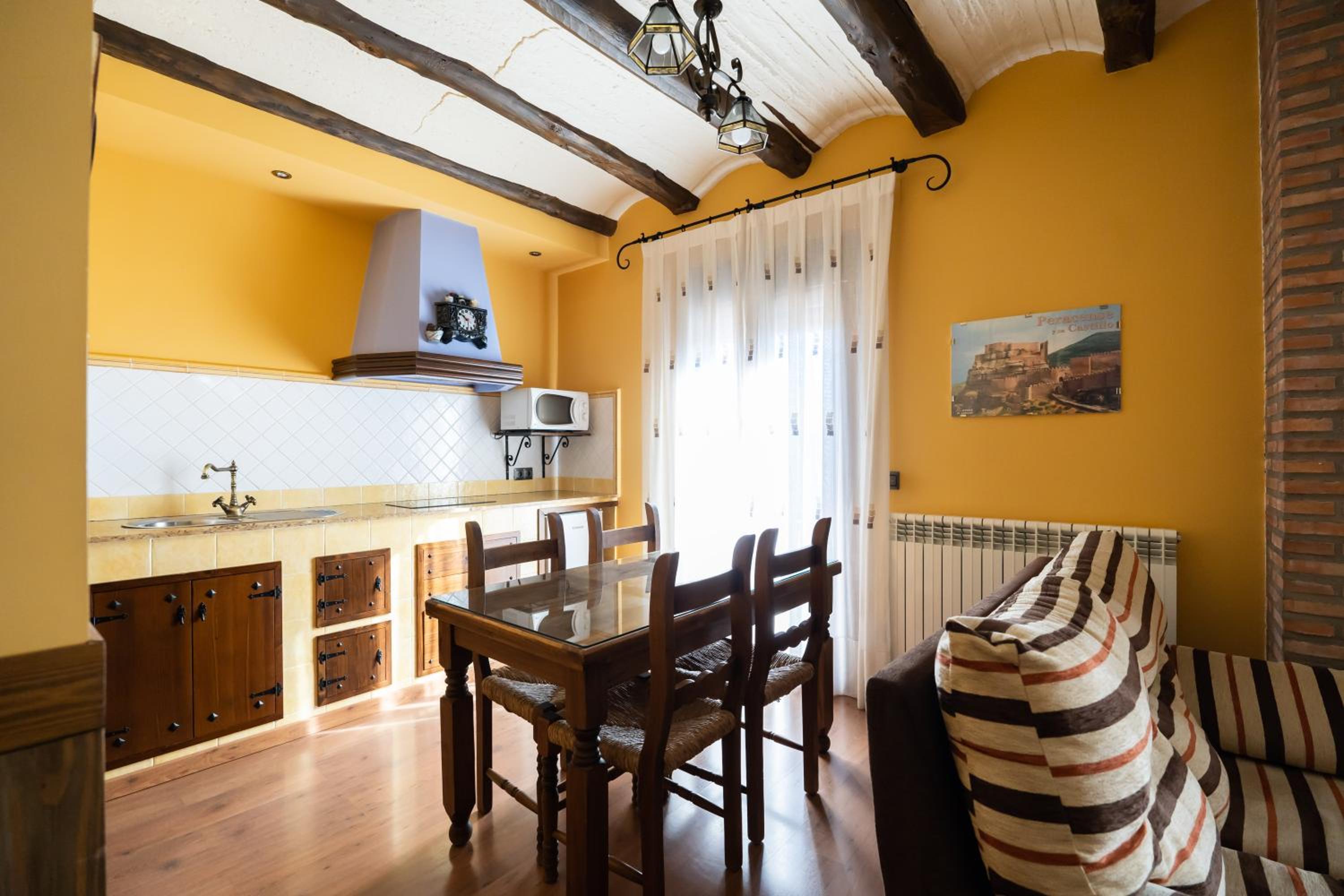 Two-Bedroom Apartment (Peracense) photo 2