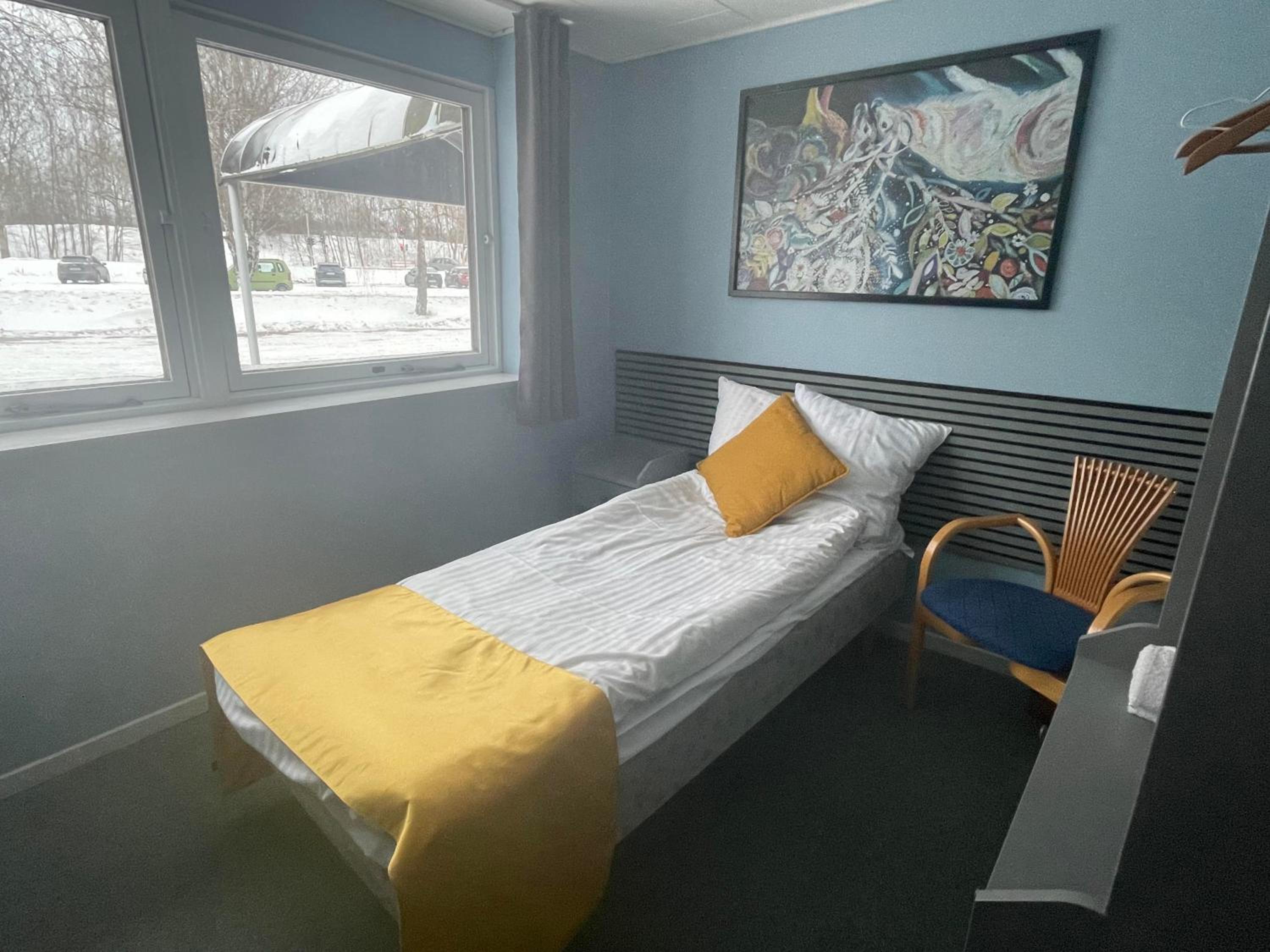 Single Room with Private Bathroom photo 3
