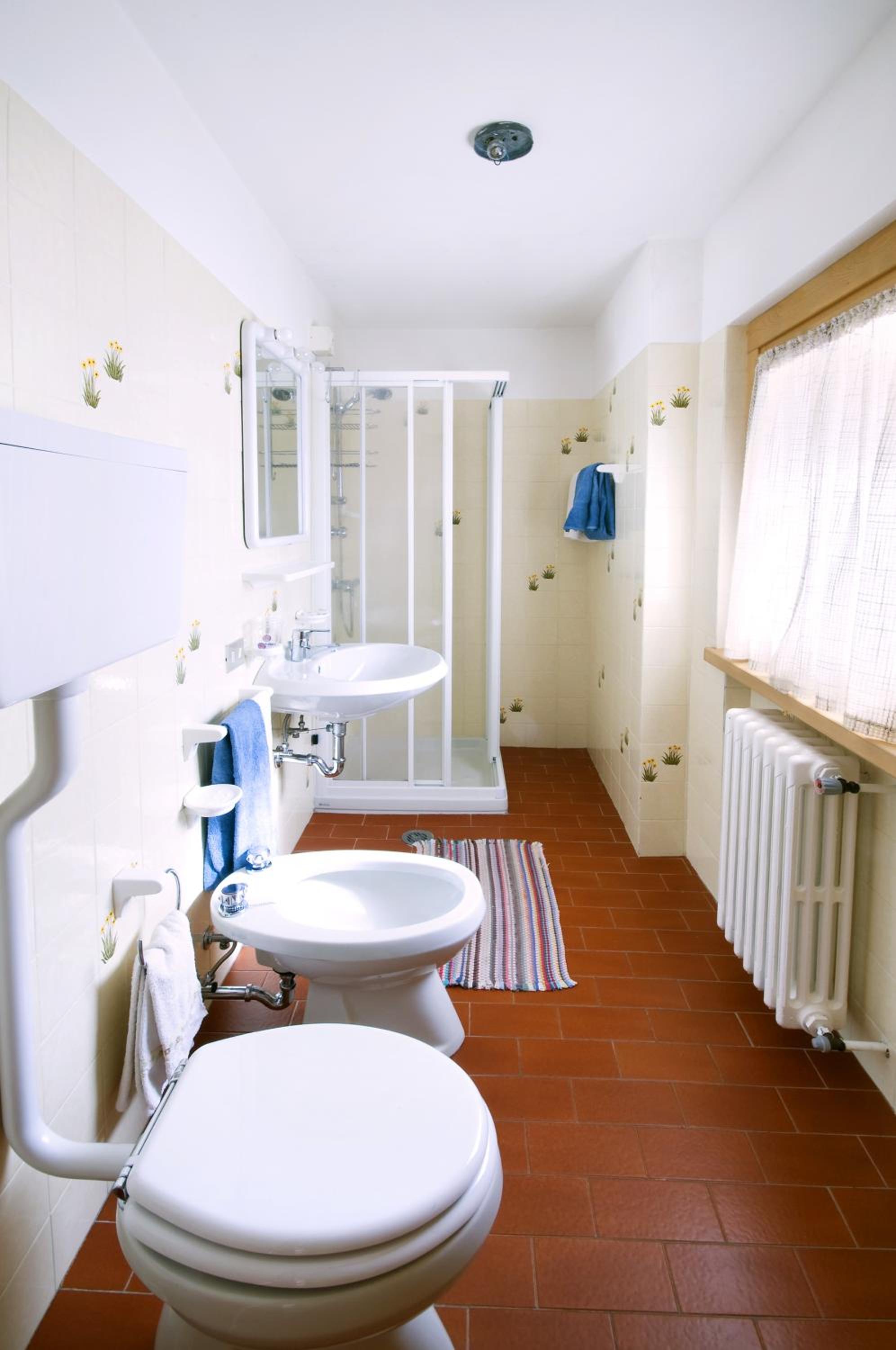 Double or Twin Room with Private Bathroom photo 3