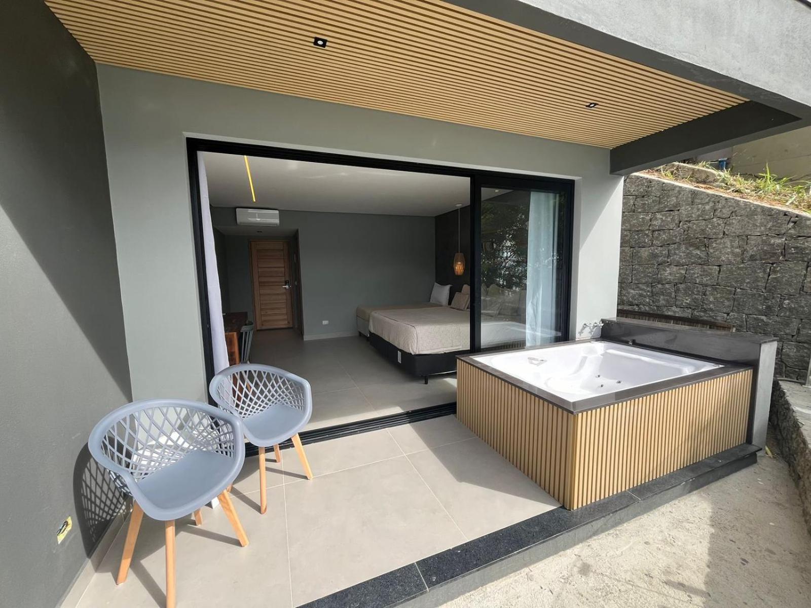 Suite with Spa Bath photo 3
