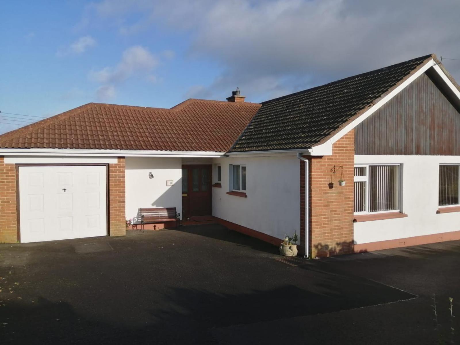 Bungalow With Garden View photo 2
