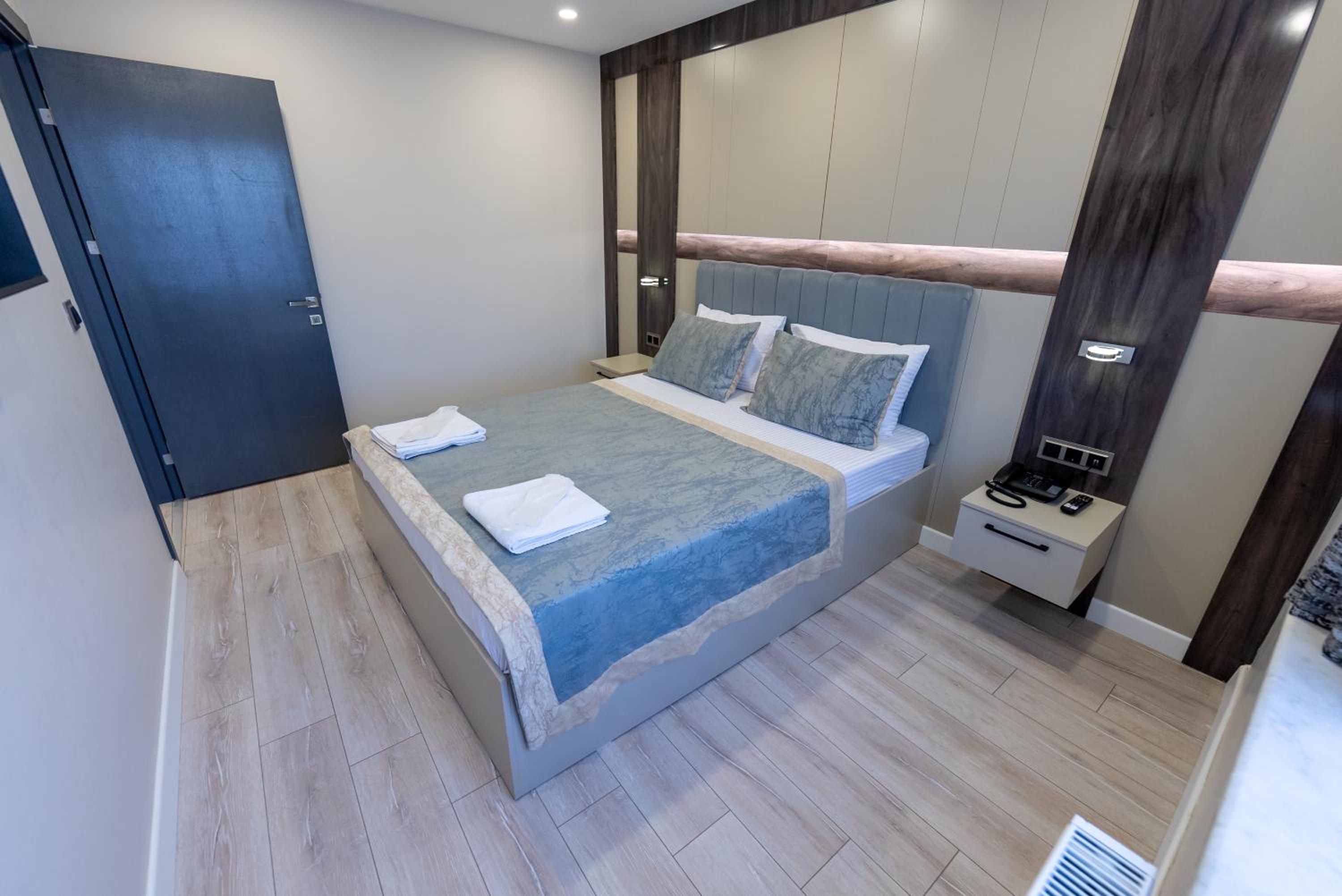 Deluxe Family Suite photo 1