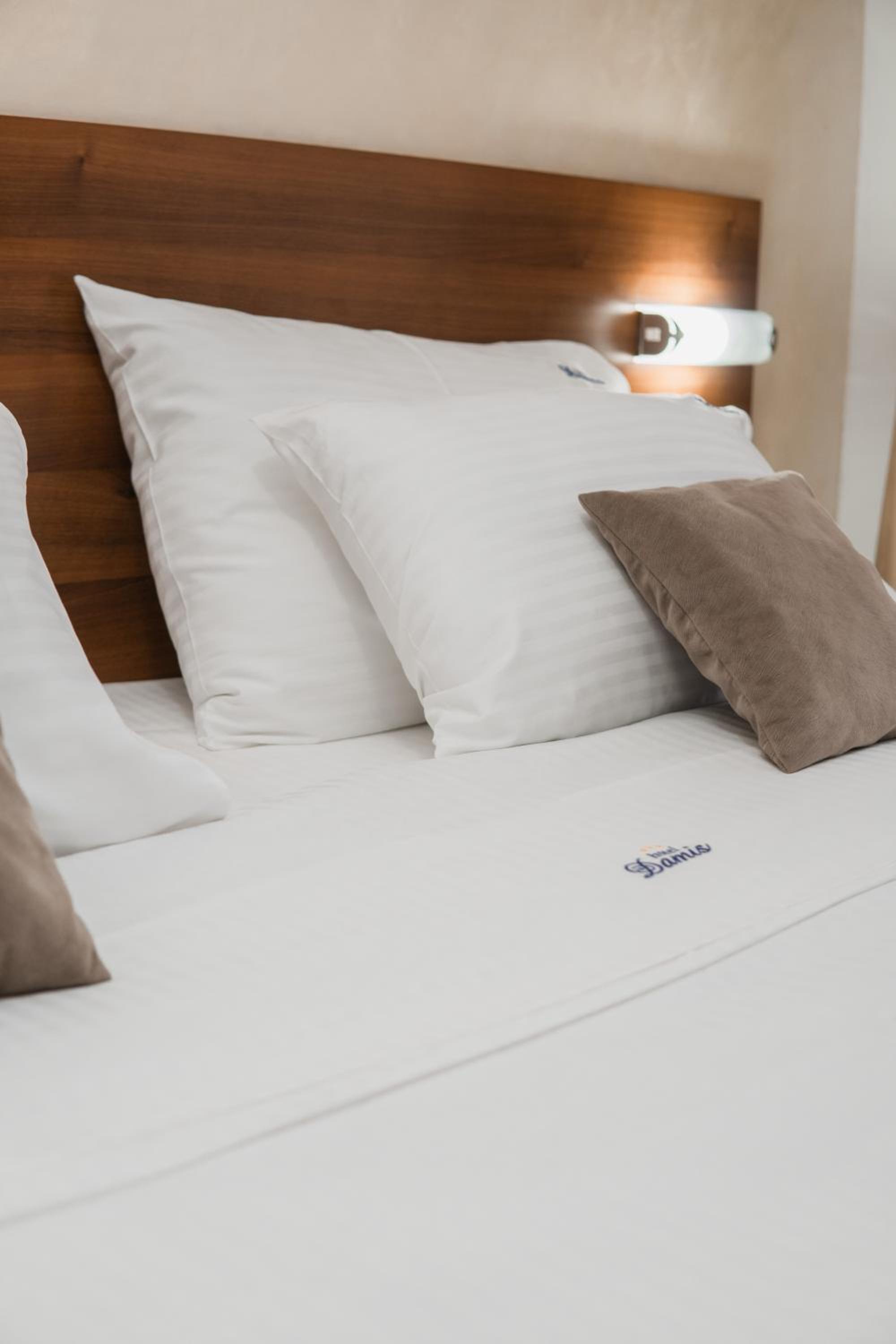 Triple Room - Photo 11