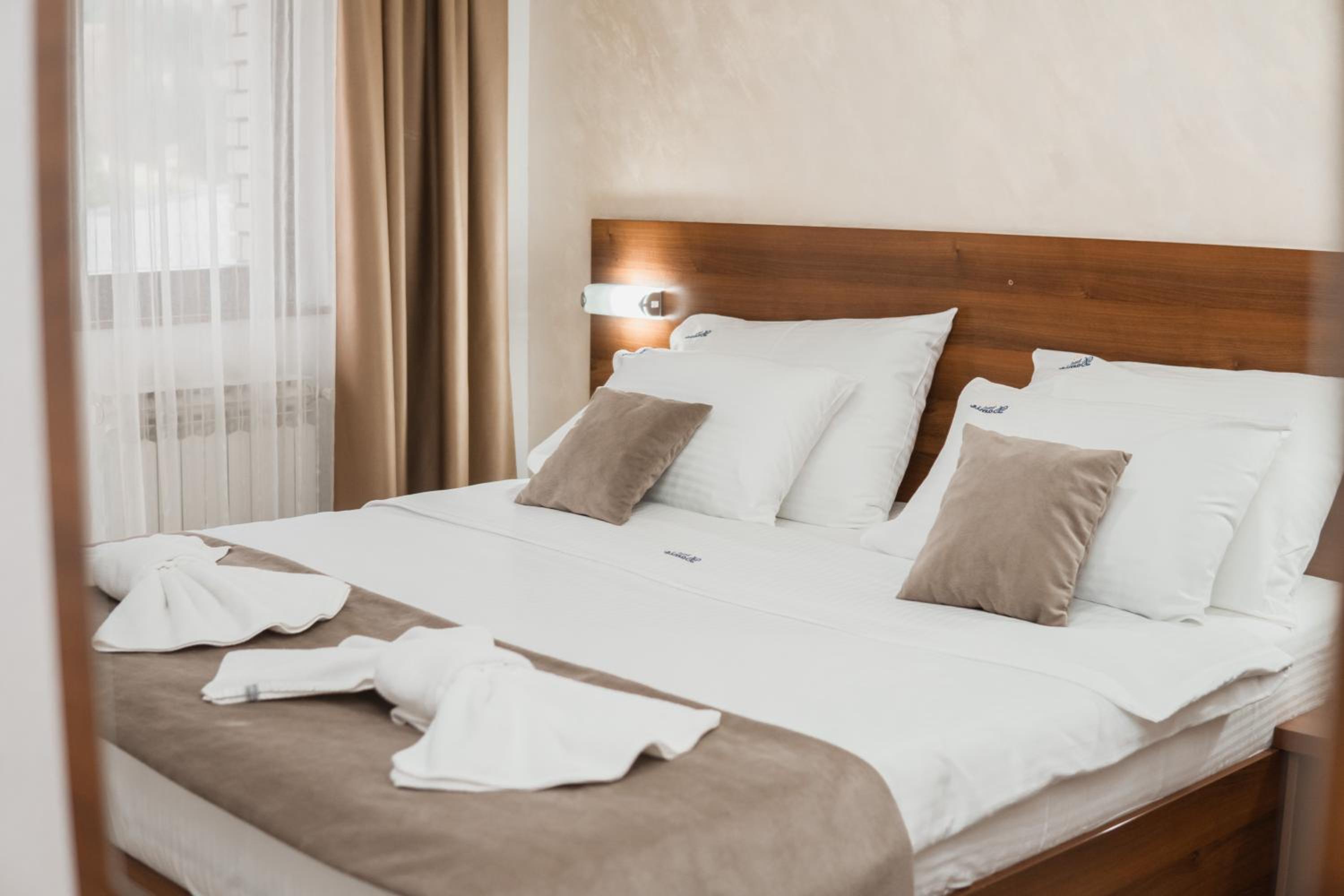 Double Room - Photo 13