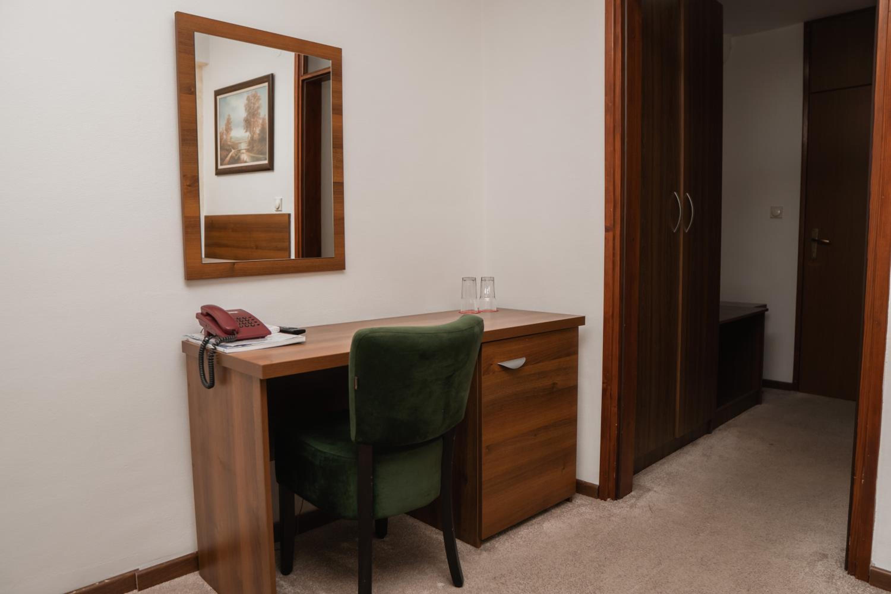 Triple Room - Photo 9