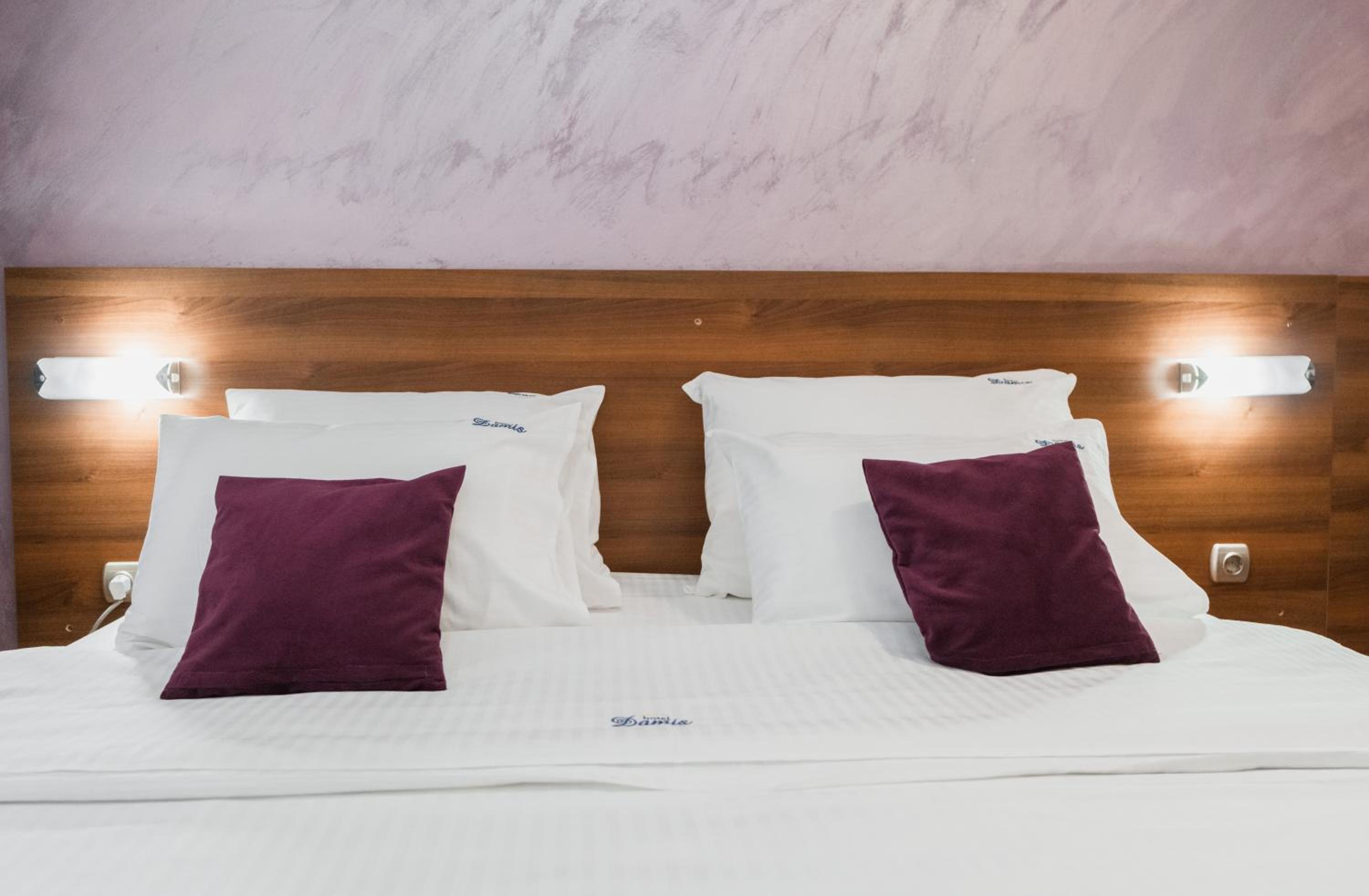 Double Room - Photo 4