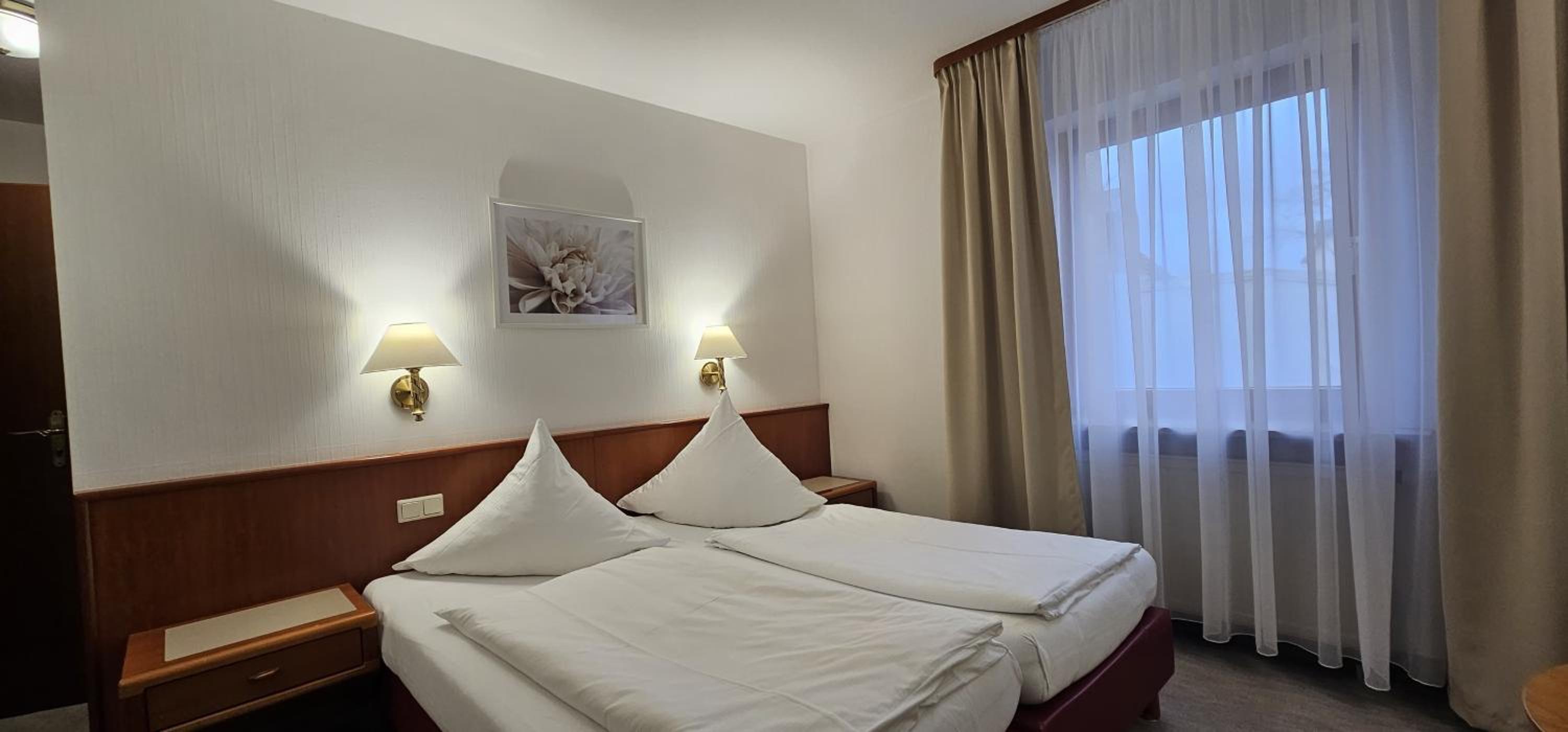 Double Room - Photo 5