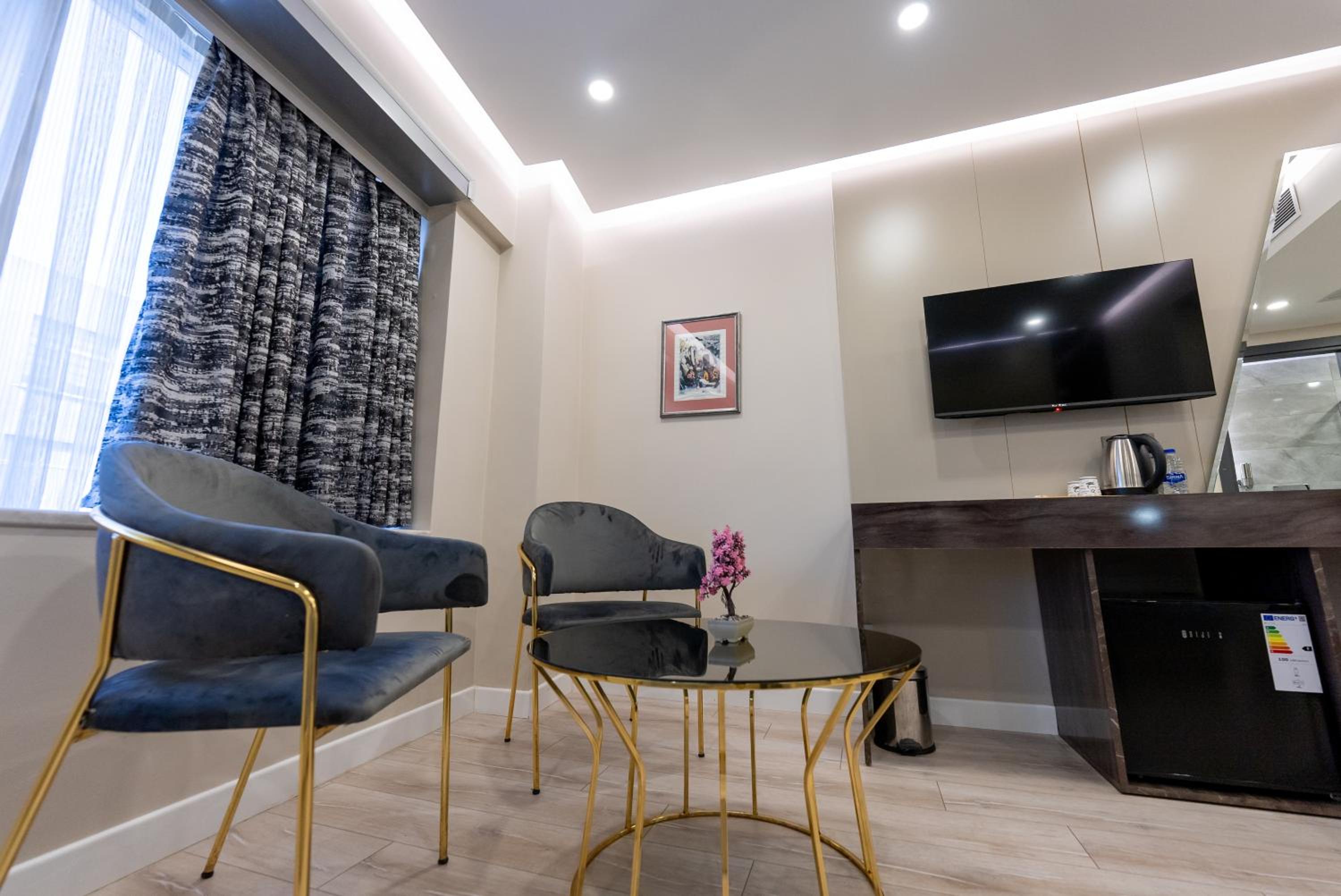 Standard Double or Twin Room photo 3