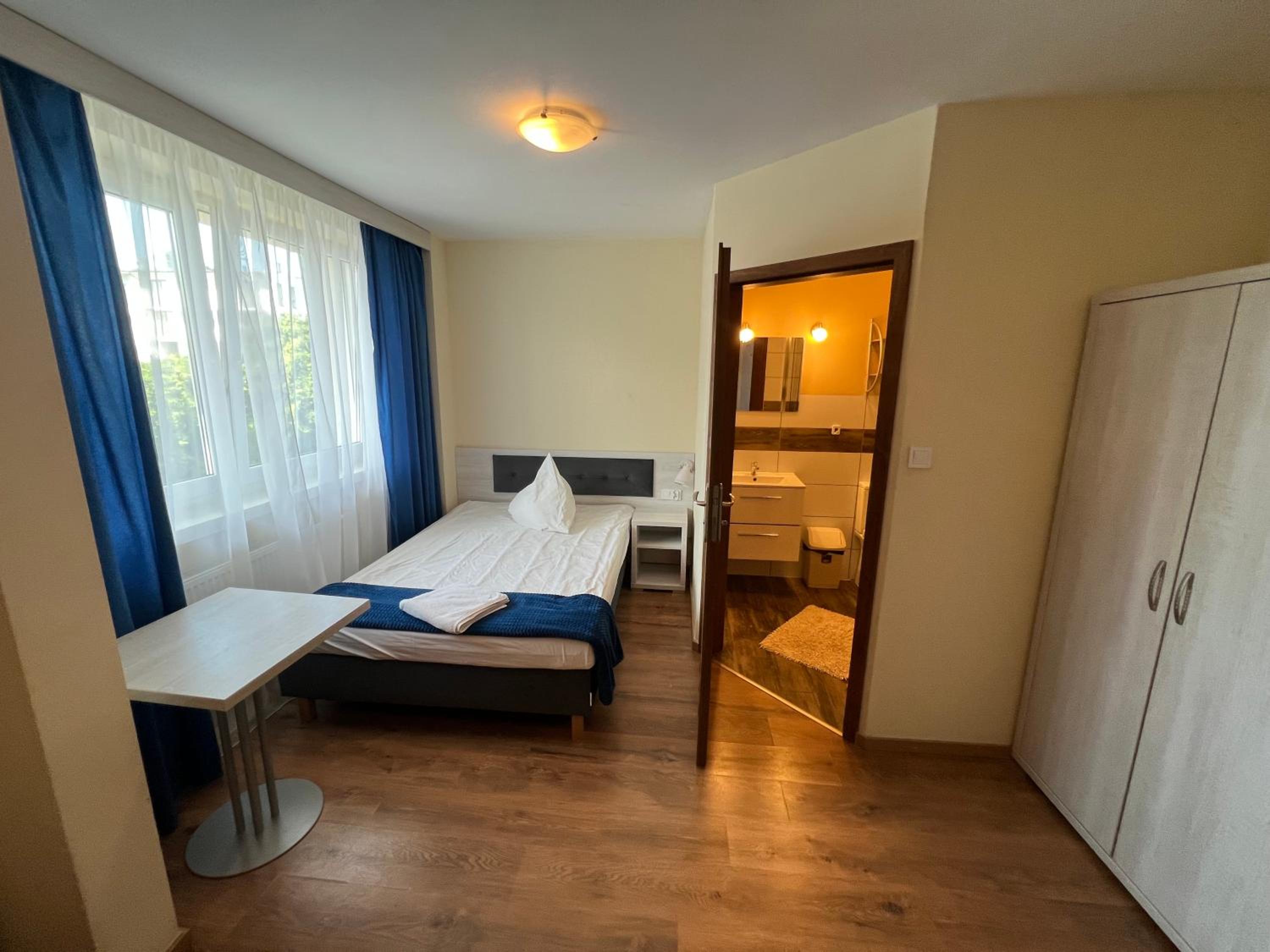 Triple Room with Private Bathroom photo 3