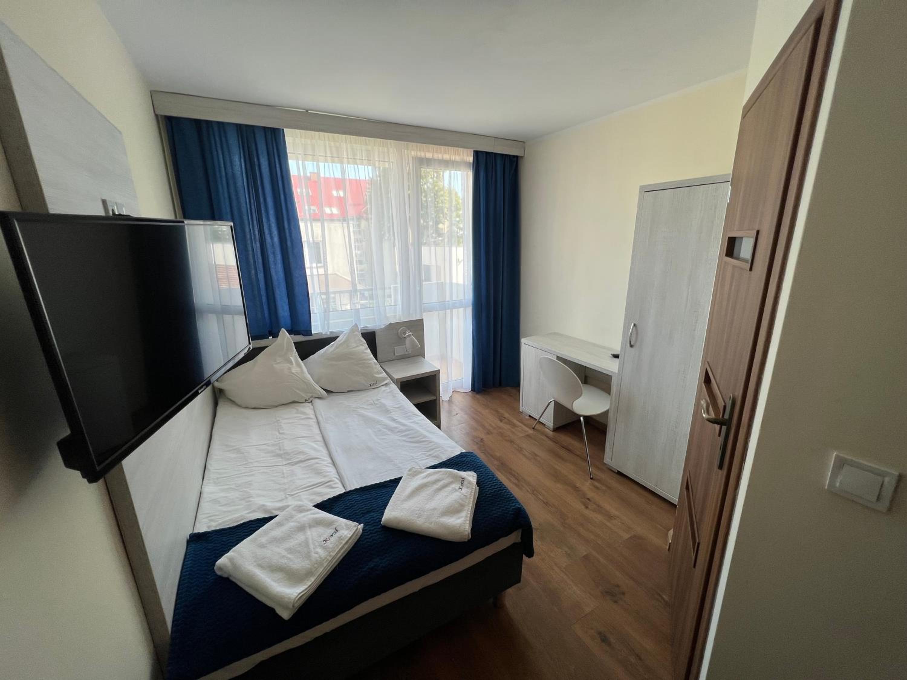 Double Room with Private Bathroom photo 3