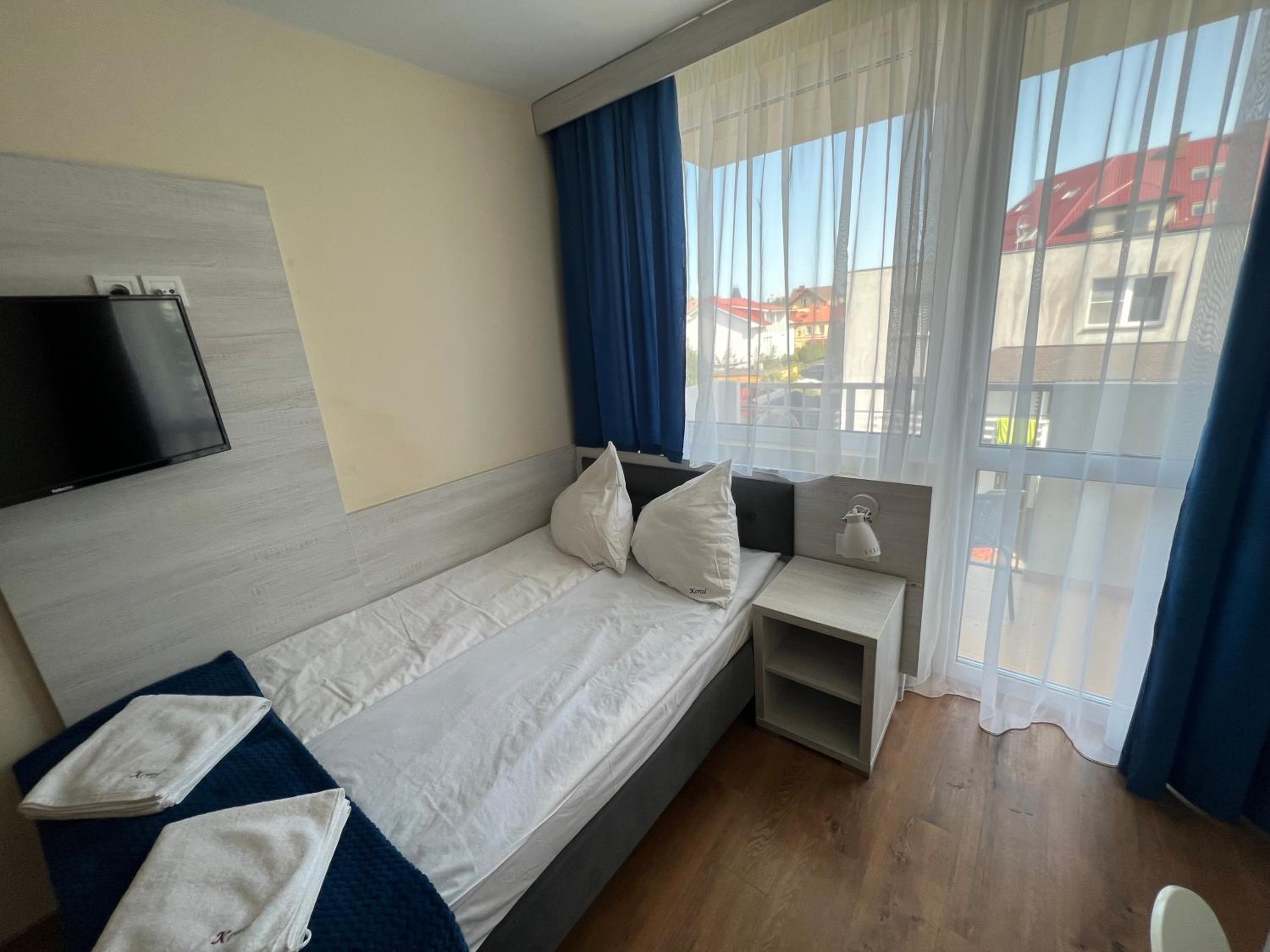 Double Room with Private Bathroom photo 2