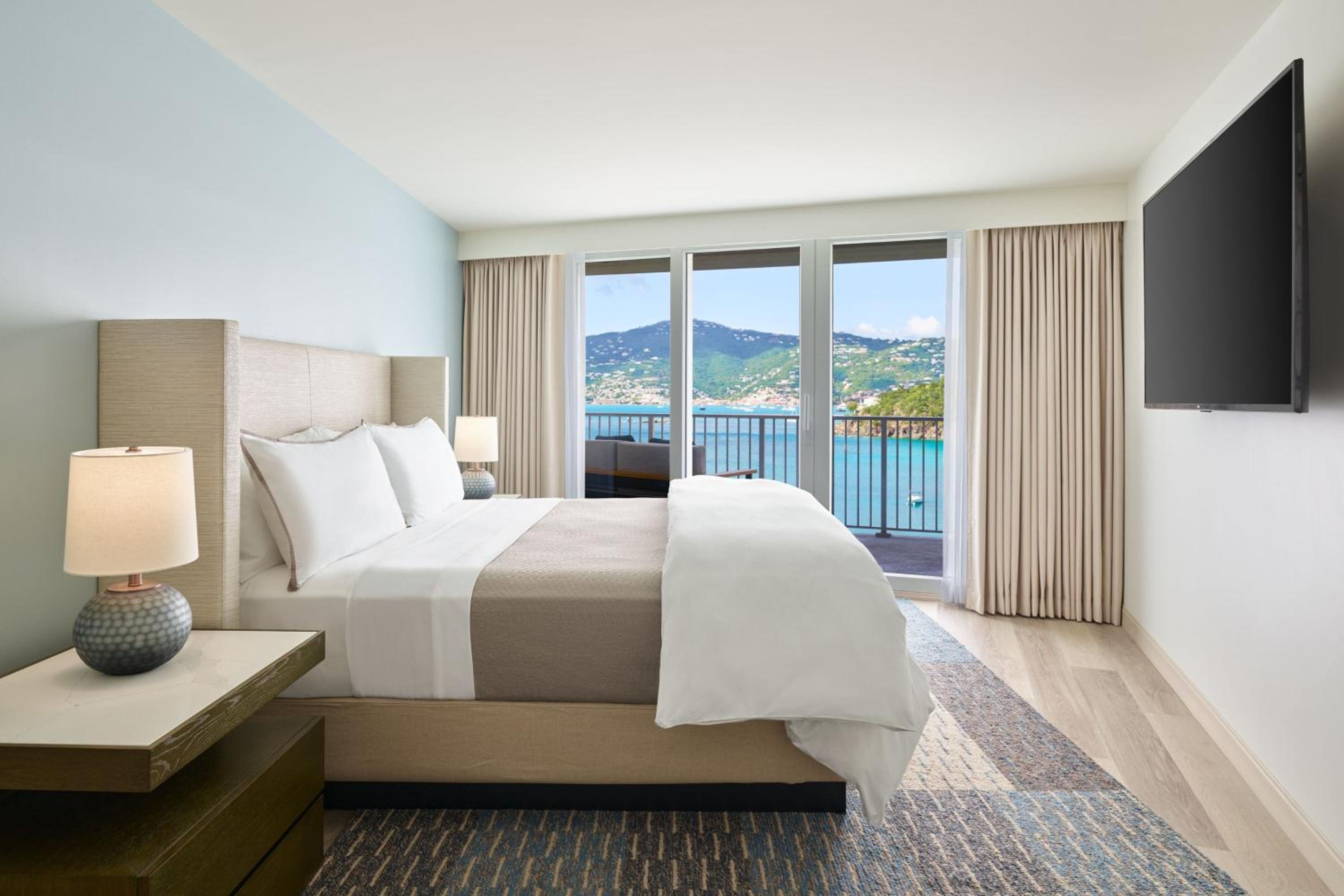 One-Bedroom King Suite with Sofa Bed, Balcony and Ocean View - Photo 1