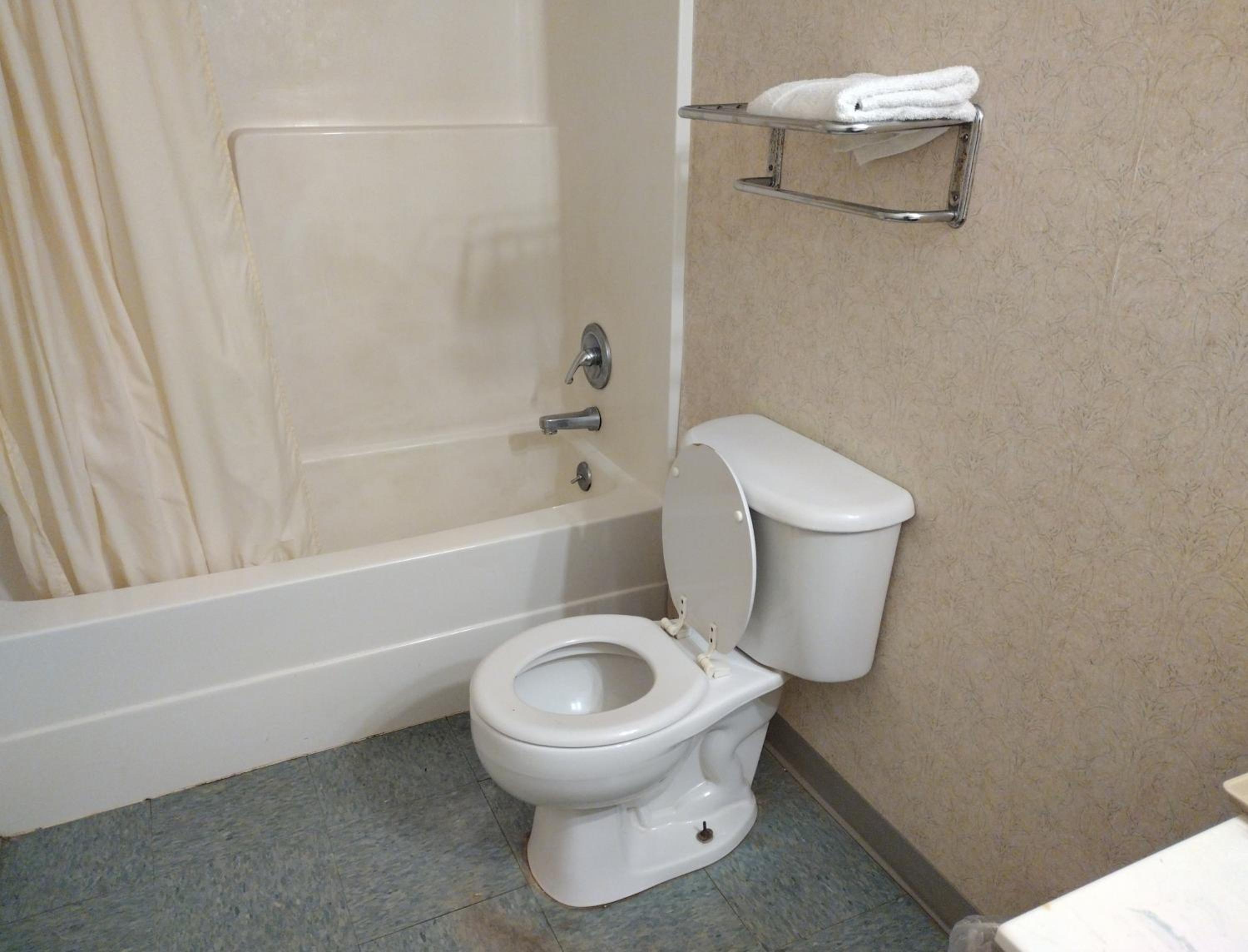 Double Room - Photo 8
