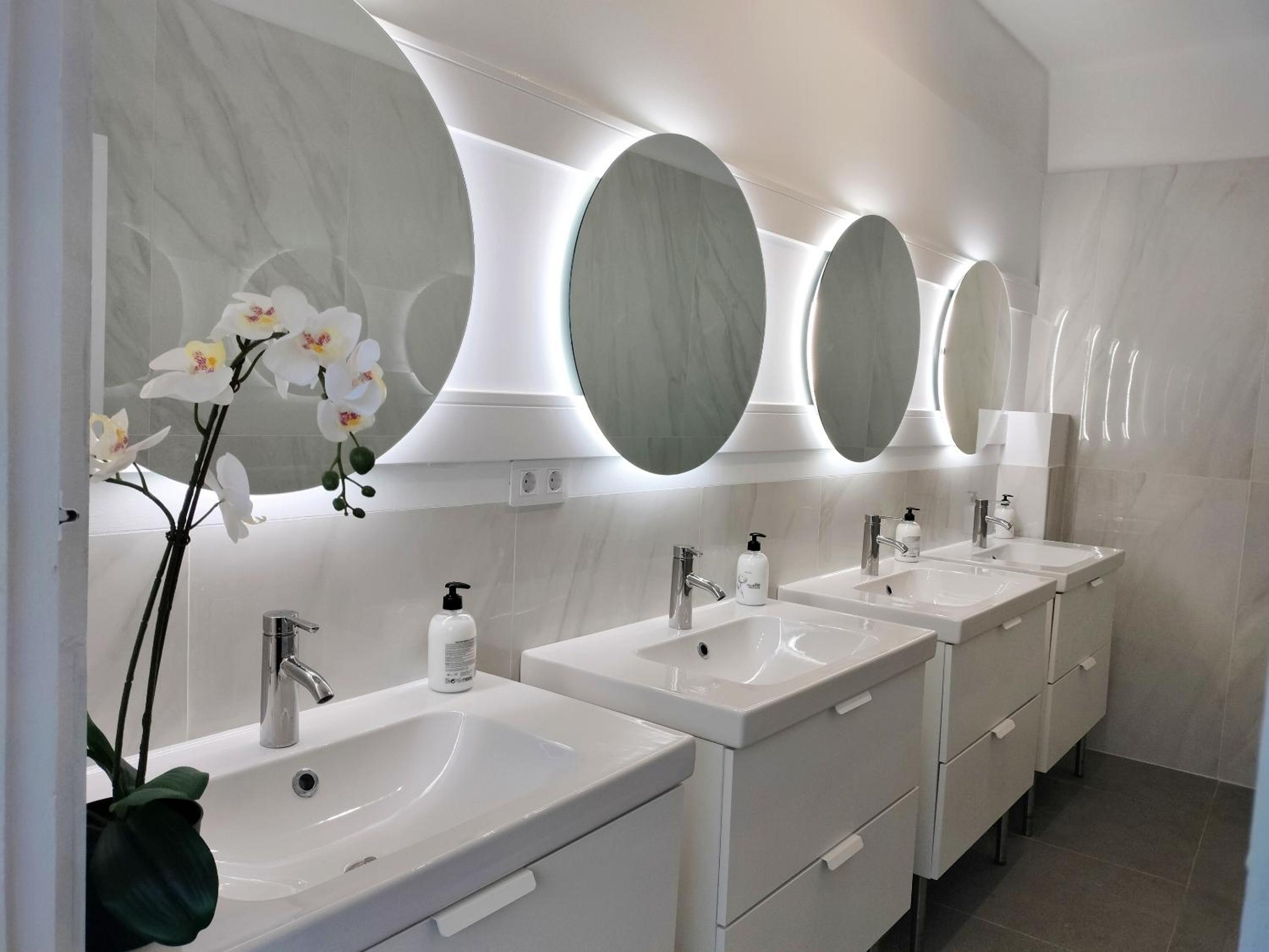 Triple Room with Shared Bathroom - Photo 3