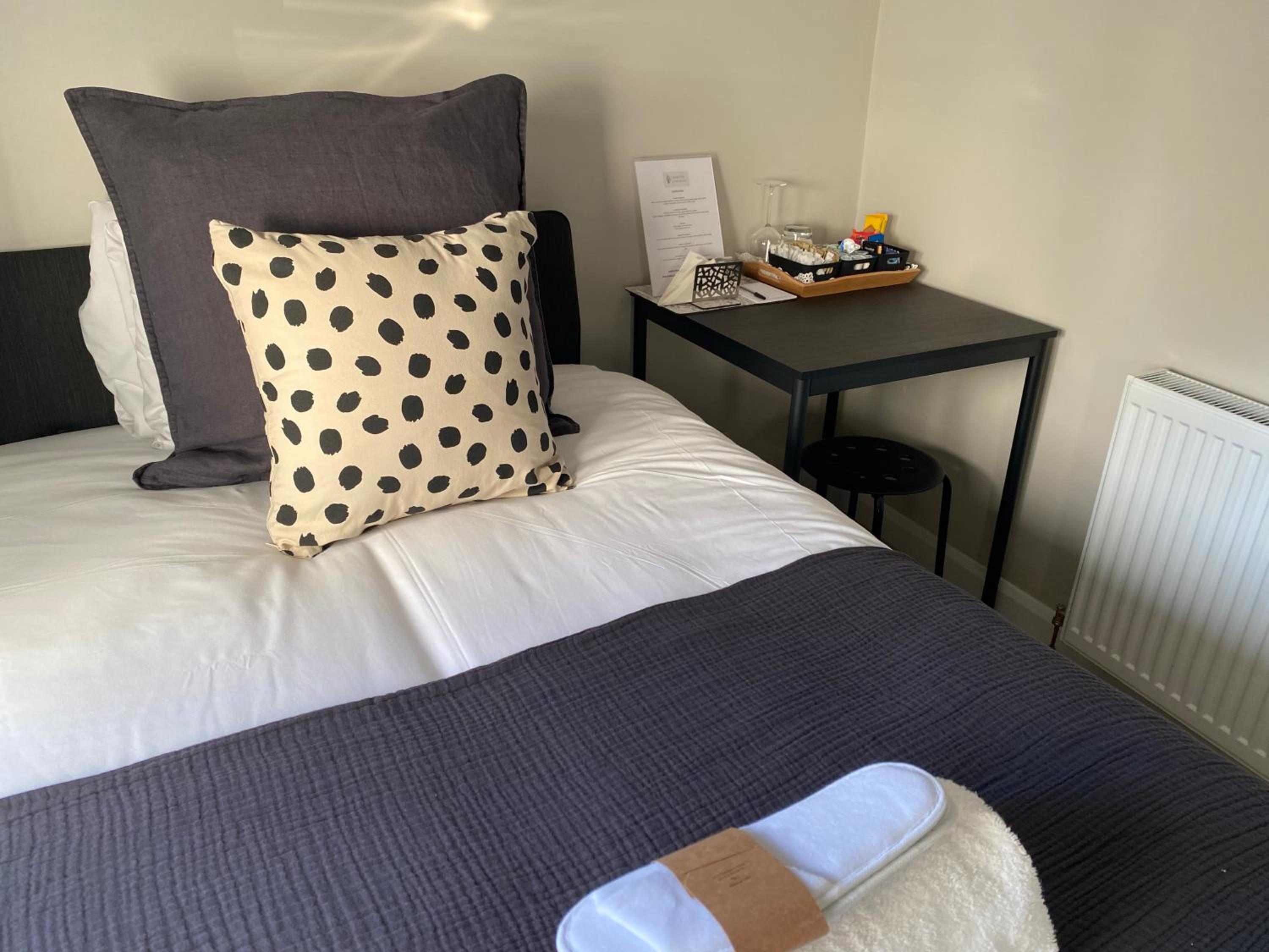 Single Room photo 2