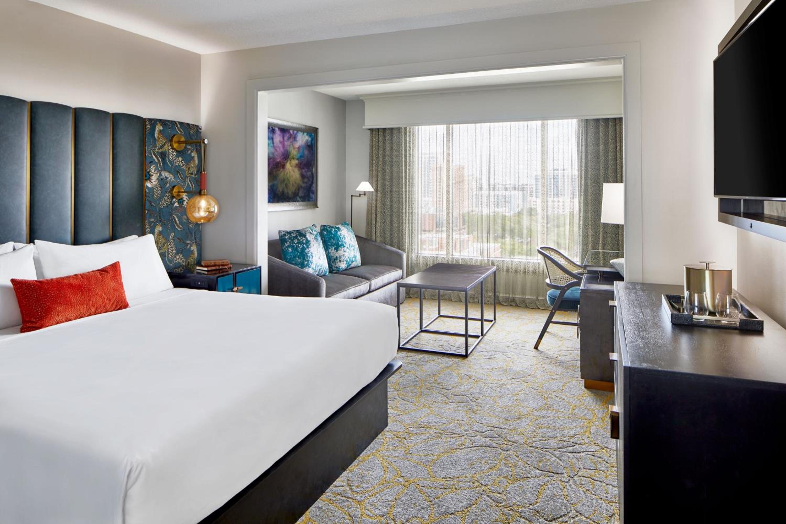 King Room with Roll-in Shower - Mobility and Hearing Accessible