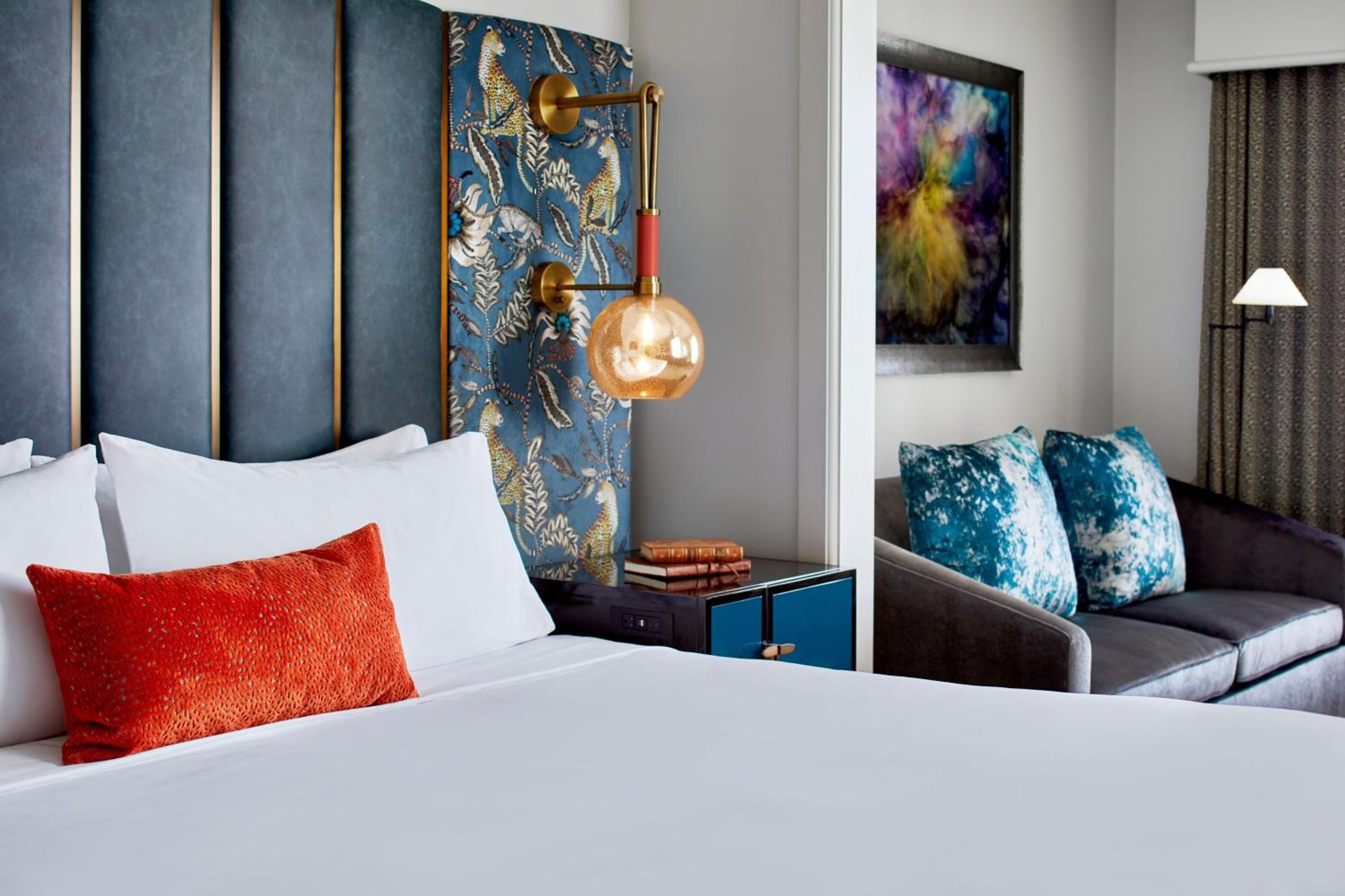 King Room with Roll-in Shower - Mobility and Hearing Accessible
