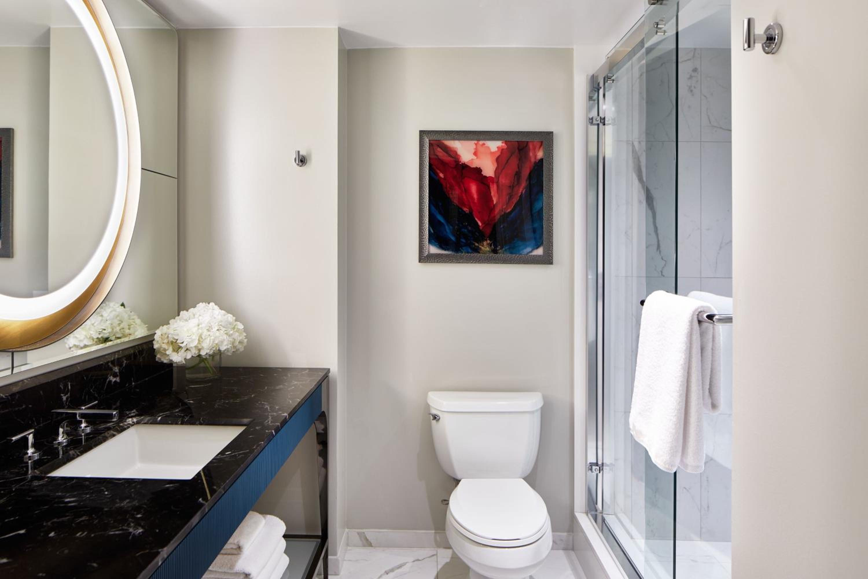 King Room with Roll-in Shower - Mobility Accessible