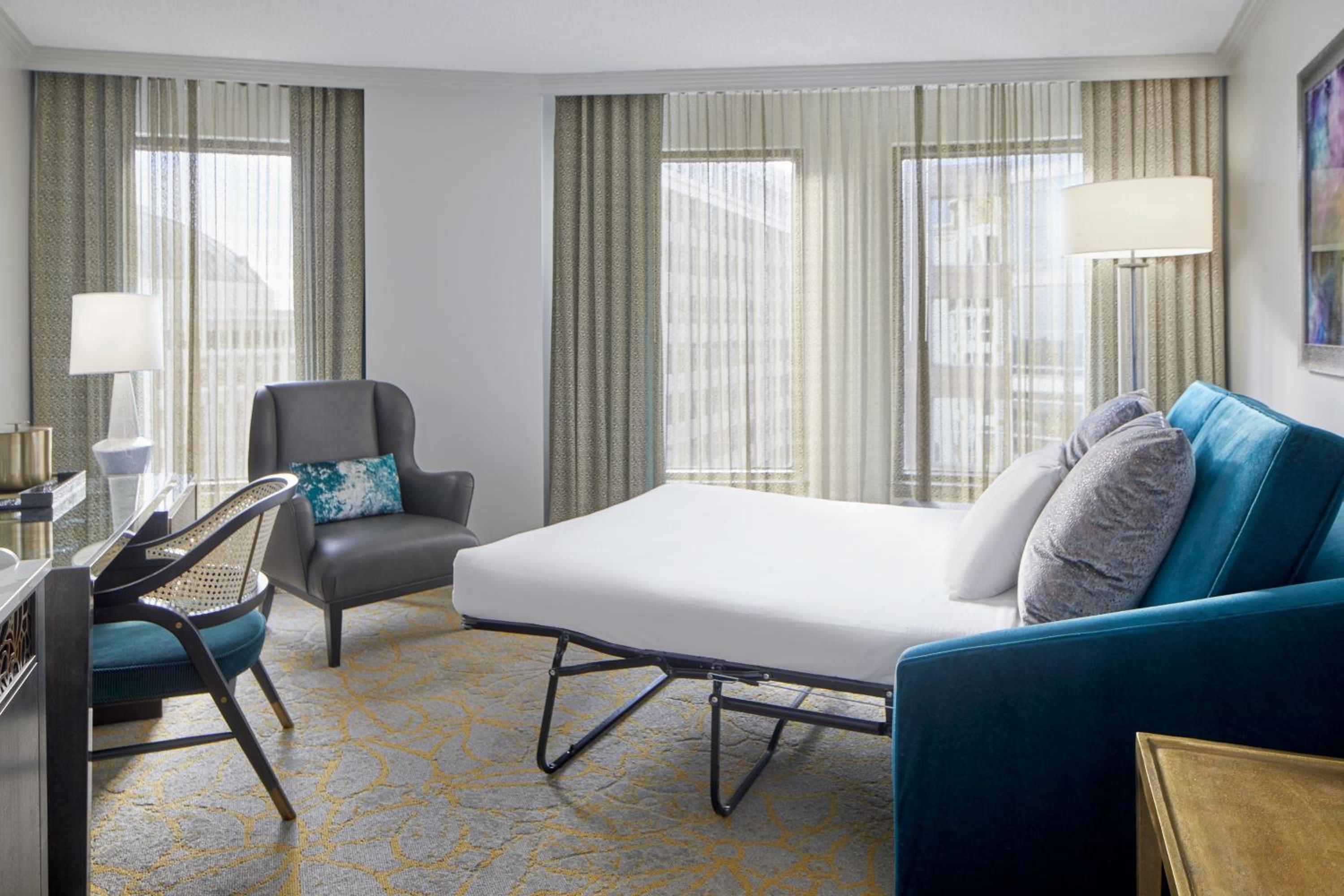 King Suite with Sofa Bed and Spa Bath thumbnail 5