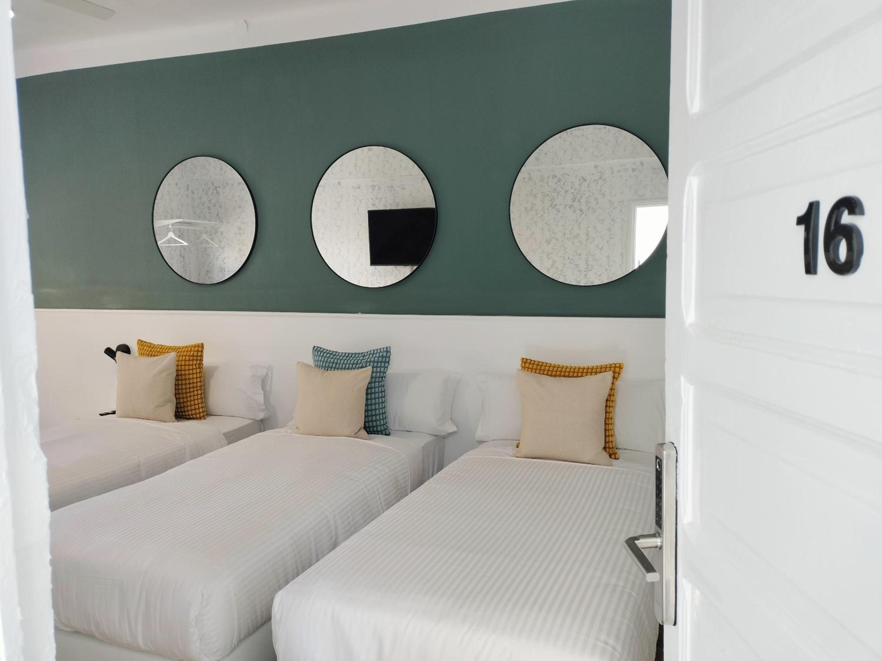Triple Room with Shared Bathroom - Photo 1