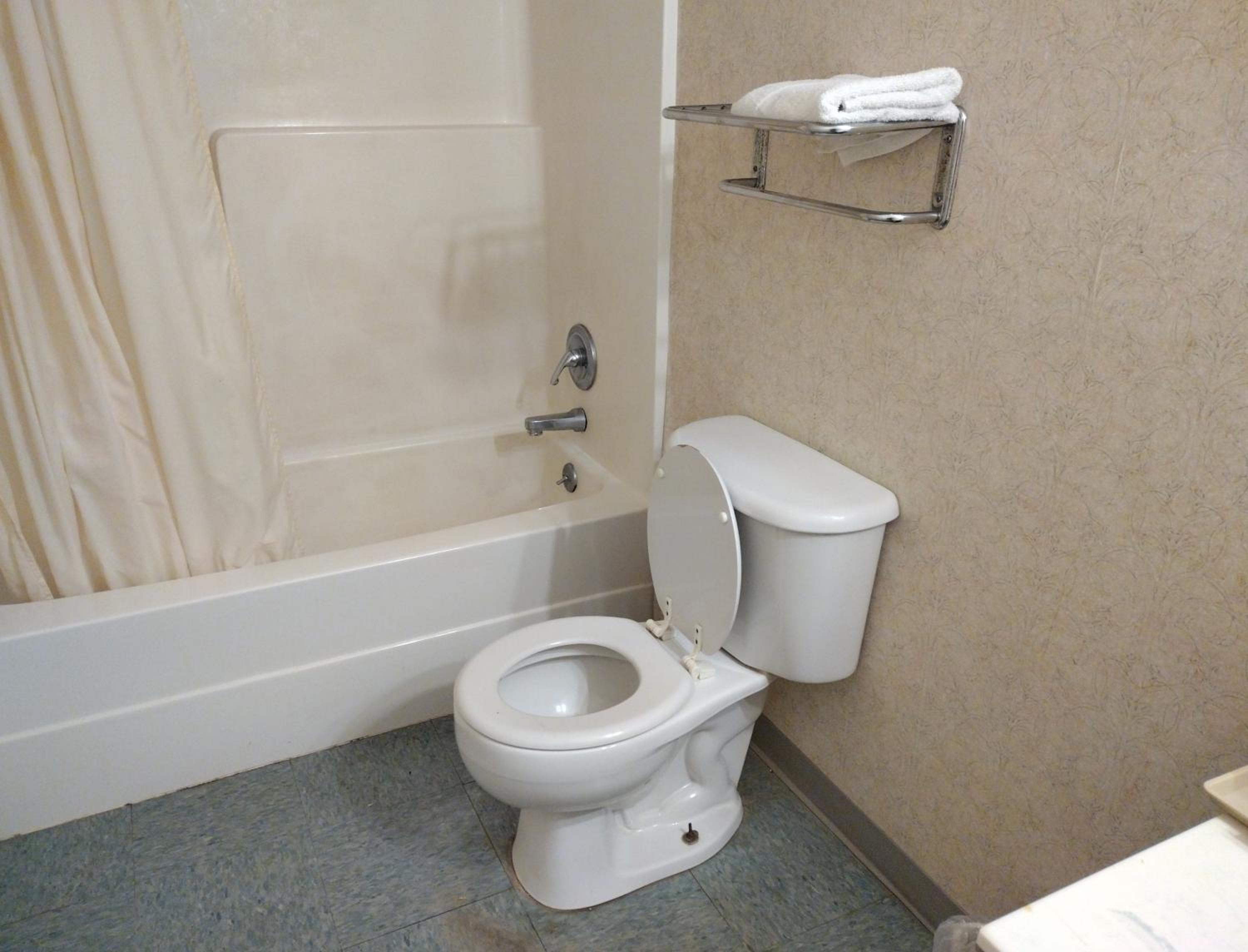 Double Room - Photo 7