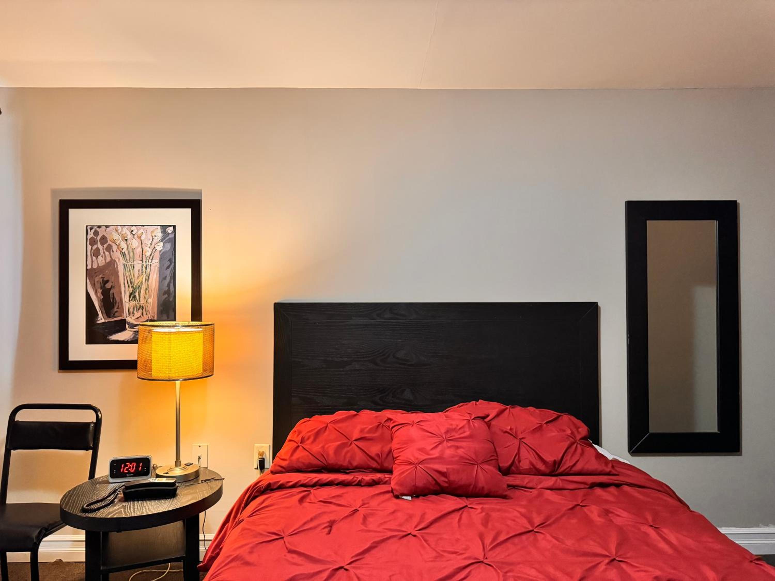 Queen Room - Photo 5