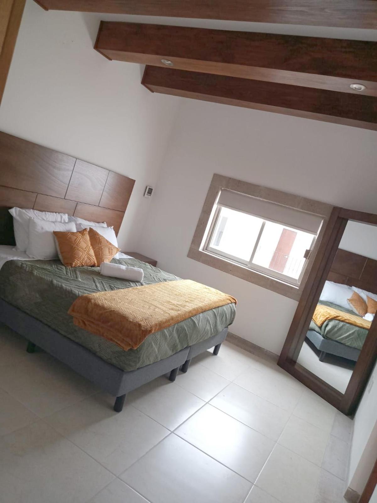 Deluxe King Suite photo 1
